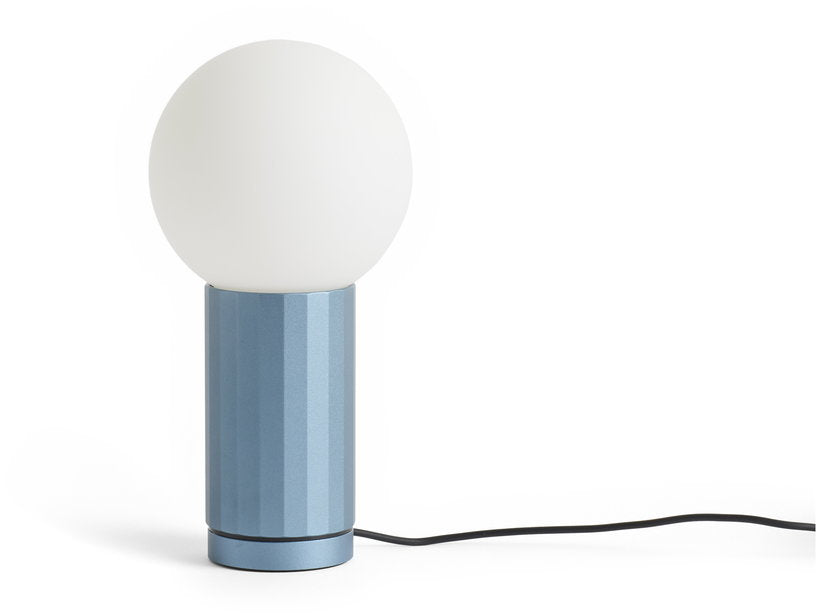 lampe-en-aluminium-bleu-turn-on-hay-2