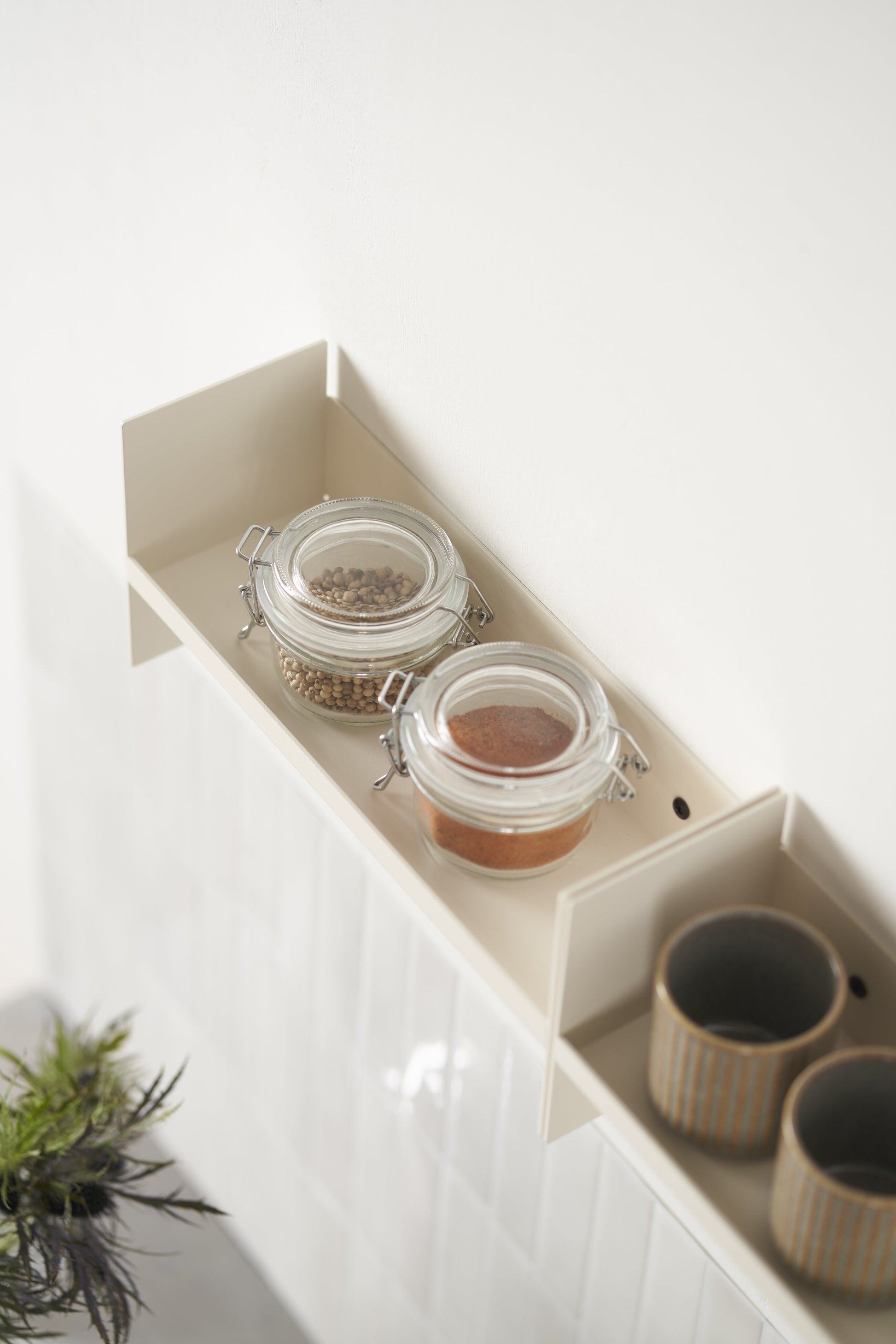 Etagère murale en acier blanc crème 30x10cm Pli slim  - TIPTOE — 404608.jpg
