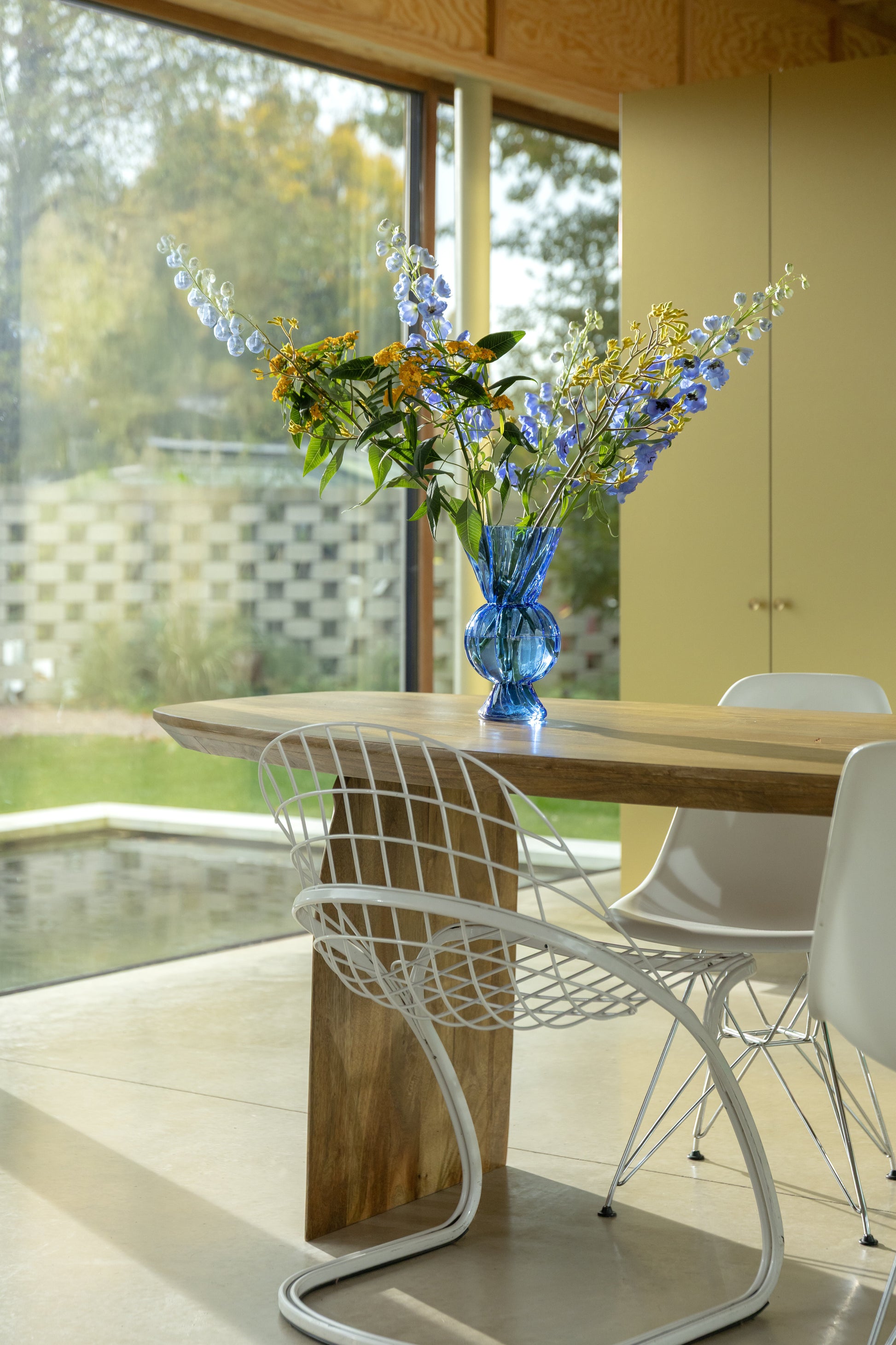 Vase en verre bleu transparent 16,5x28,5cm Rhombic - &Klevering — 405263.jpg