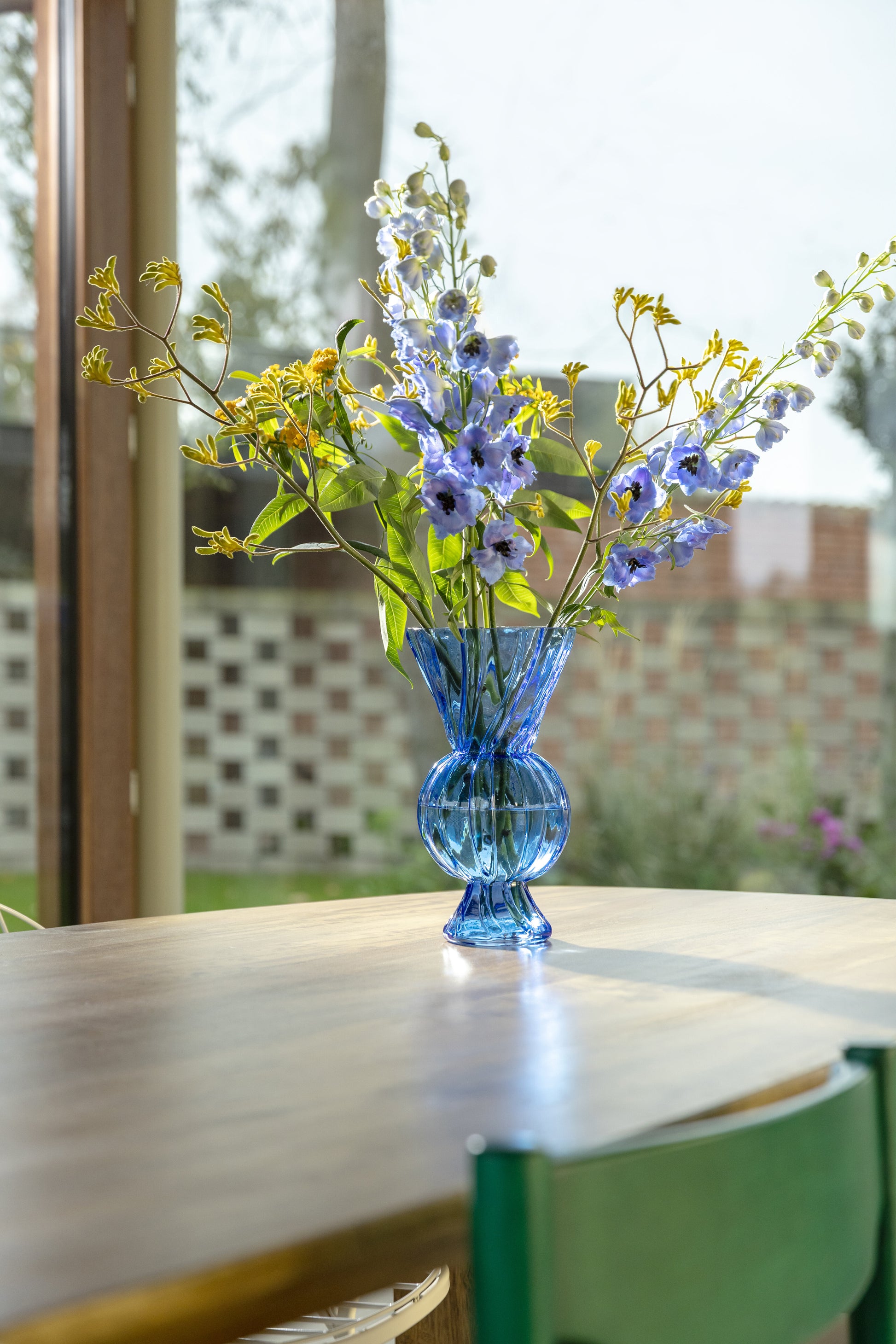 Vase en verre bleu transparent 16,5x28,5cm Rhombic - &Klevering — 405265.jpg