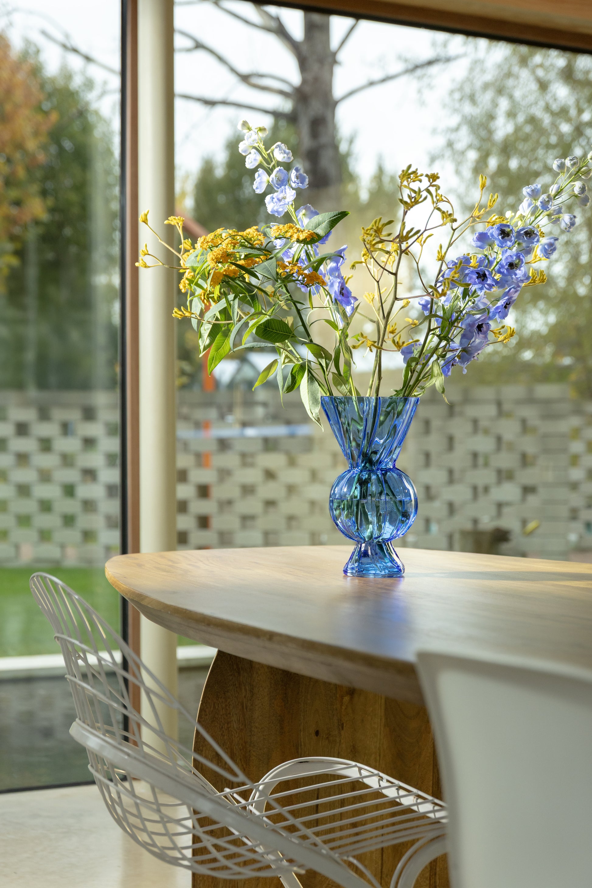 Vase en verre bleu transparent 16,5x28,5cm Rhombic - &Klevering — 405266.jpg