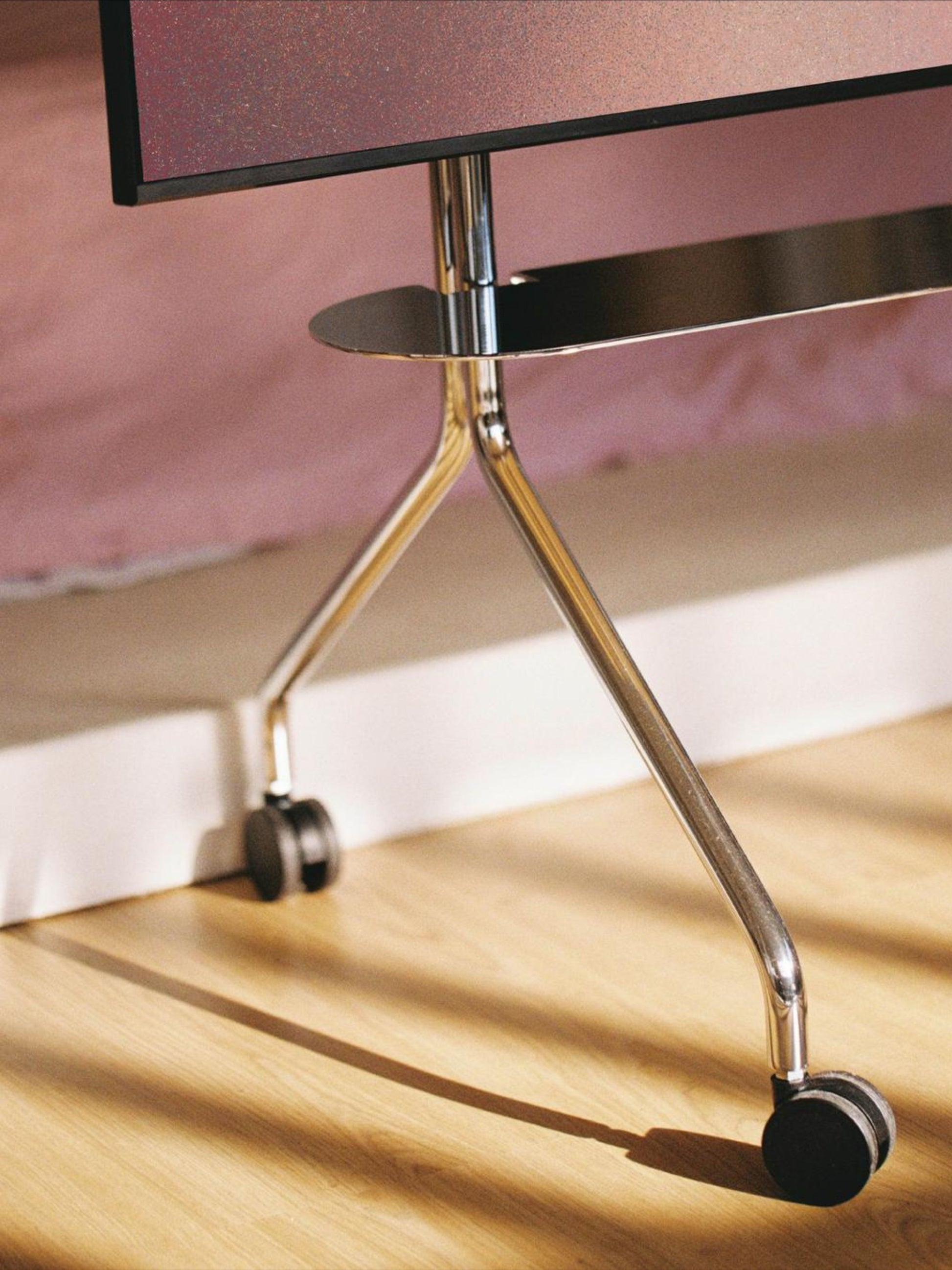 Support pour tv en métal chromé 107x78x54 cm Moon Rollin' - Pedestal — 405530.jpg