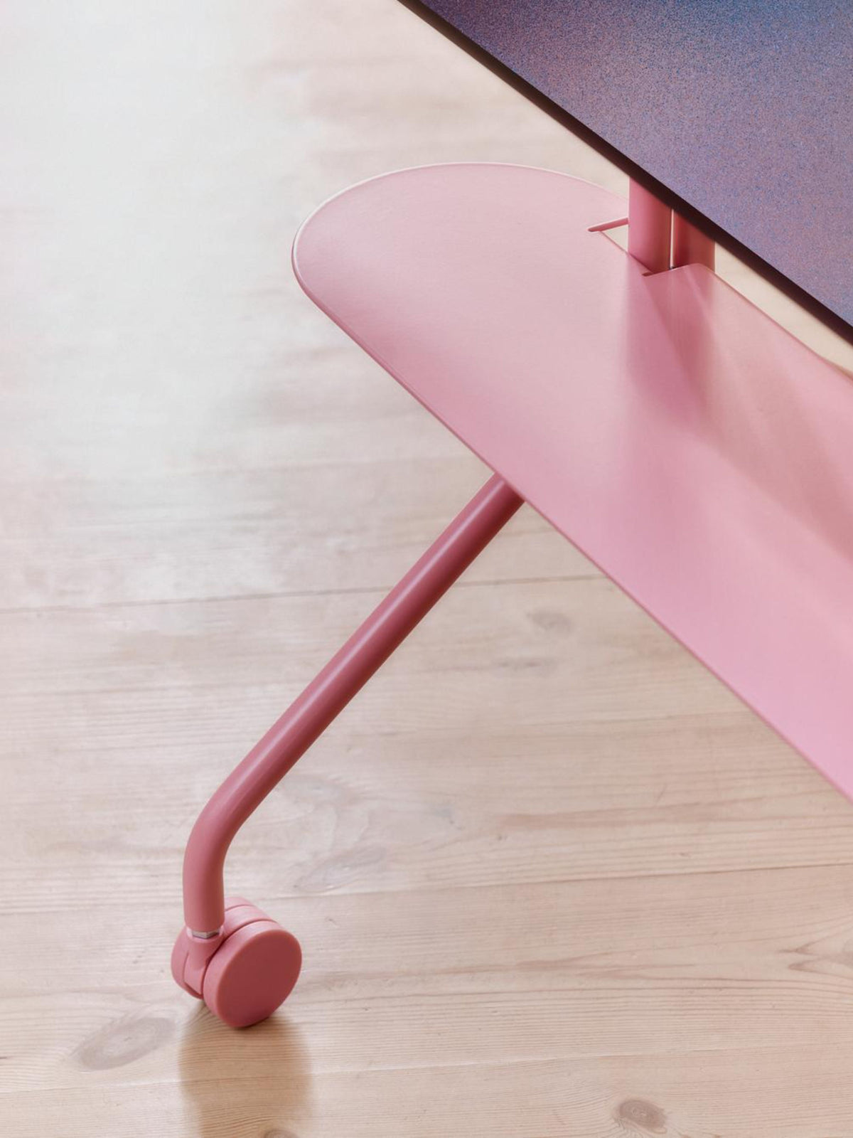 Support pour tv en métal rose 107x78x54 cm Moon Rollin' - Pedestal — 405559.jpg