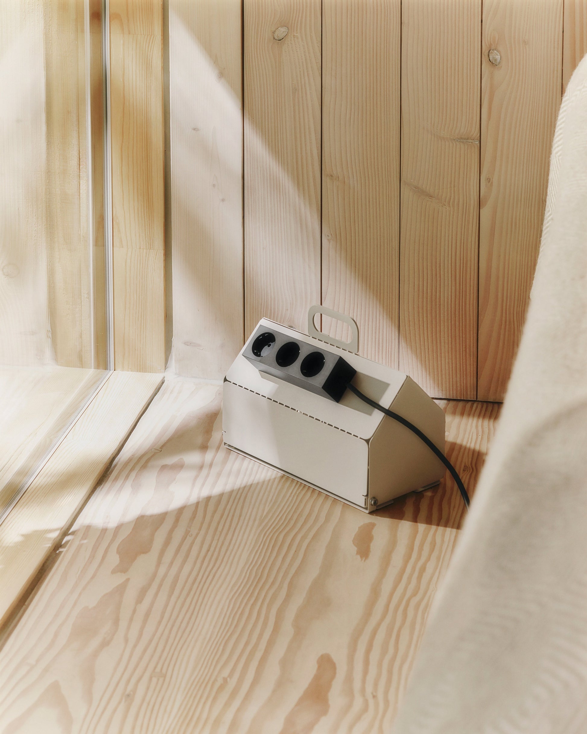 Mutliprise 3 prises rose 5m Power Bar - Pedestal — 405672.jpg