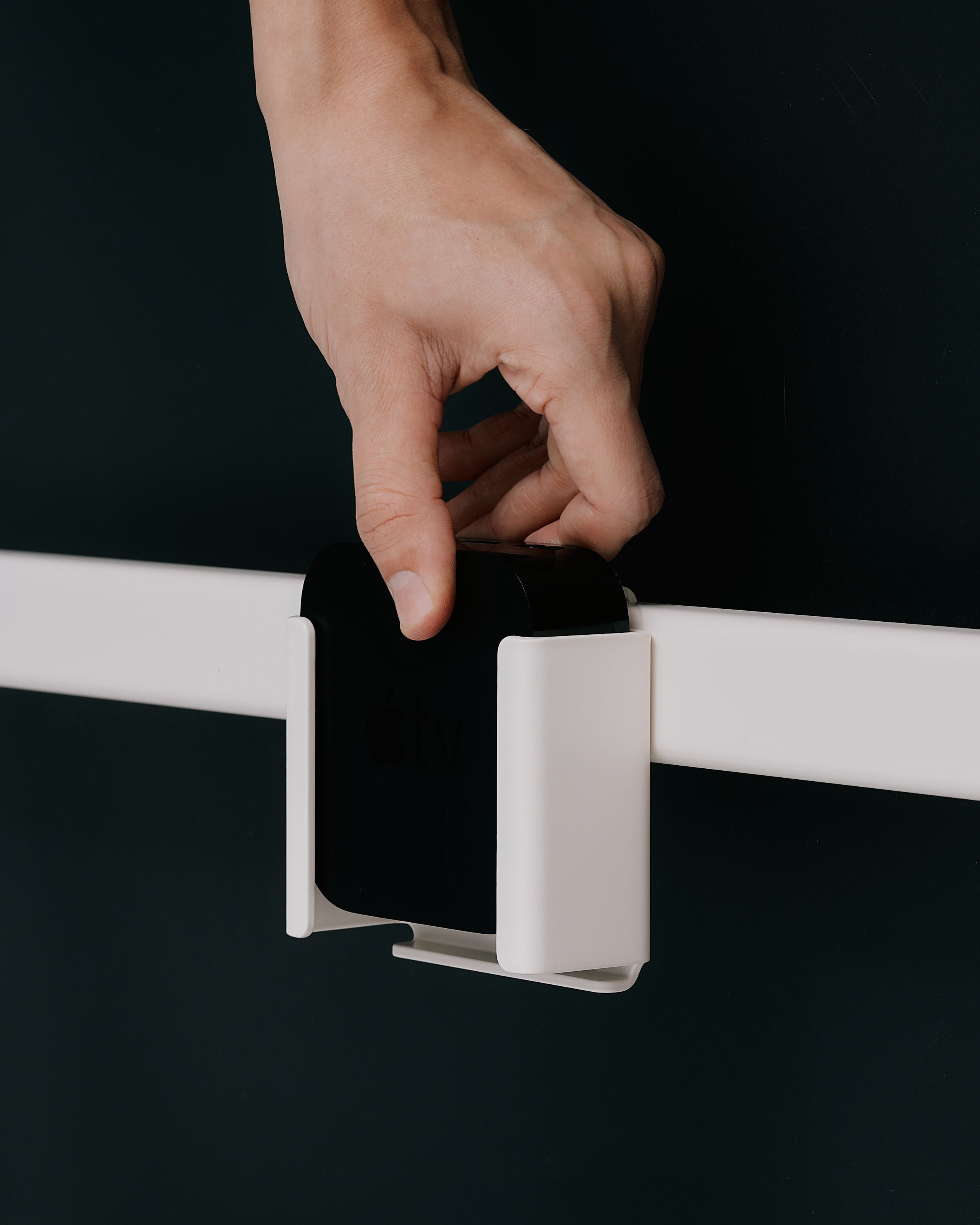 Boîte apple tv pour support tv en acier bleu marine Apple TV Mount - Pedestal — 405688.jpg