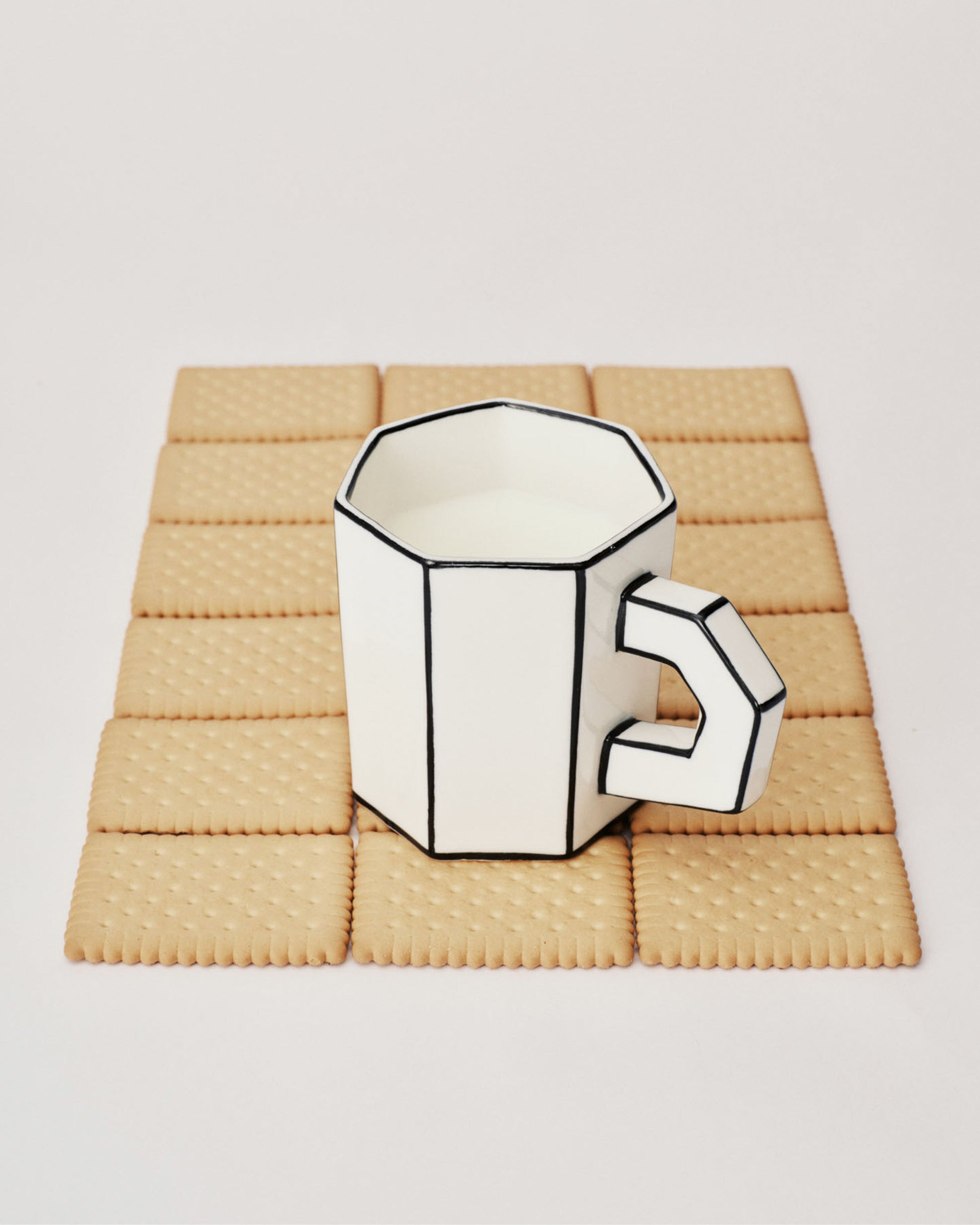 Tasse à thé en porcelaine blanc et noir 30cl Carte Blanche - SERAX — 405724.jpg