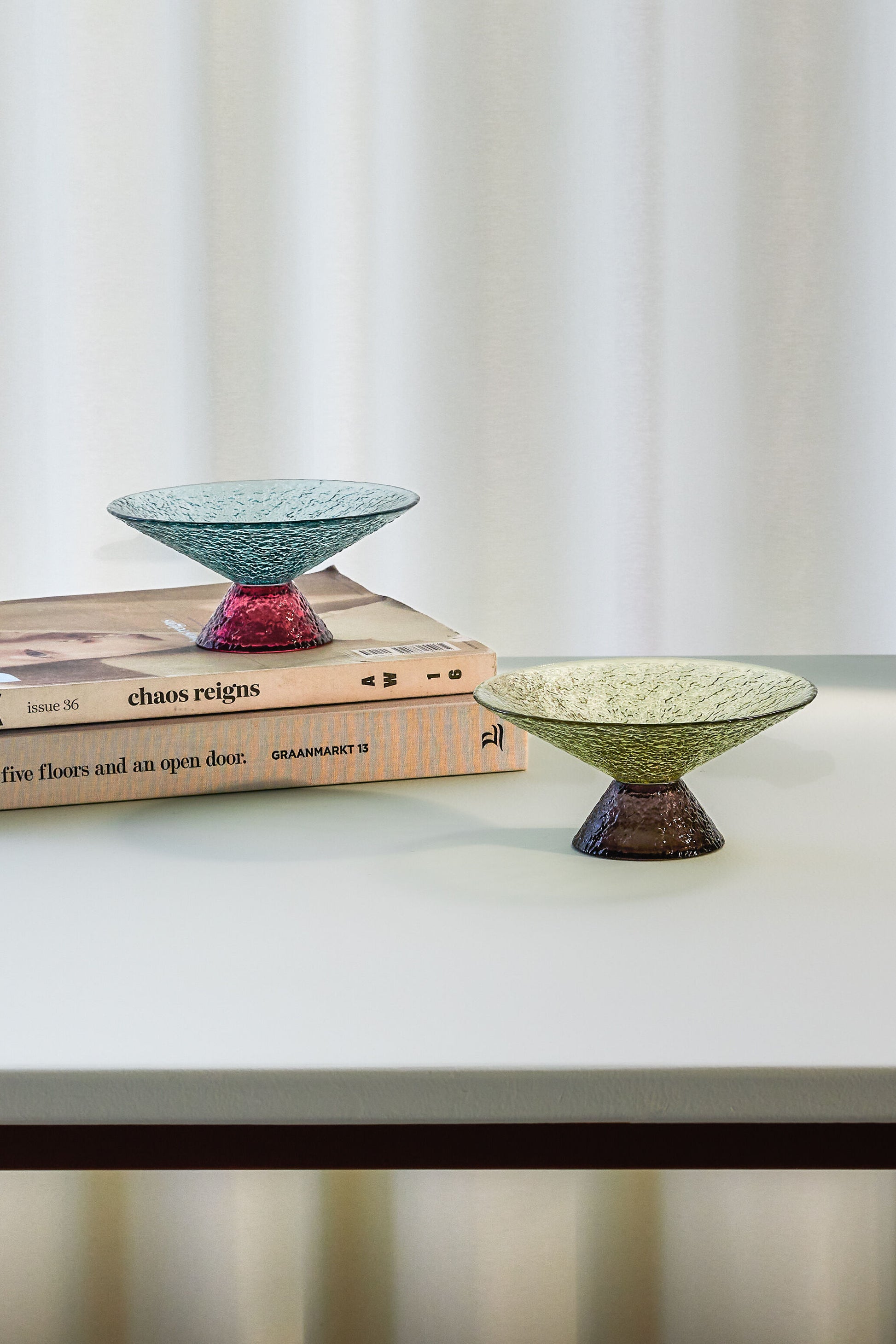 Bol en verre Bonbon bleu/rouge - Hübsch — 406429.jpg