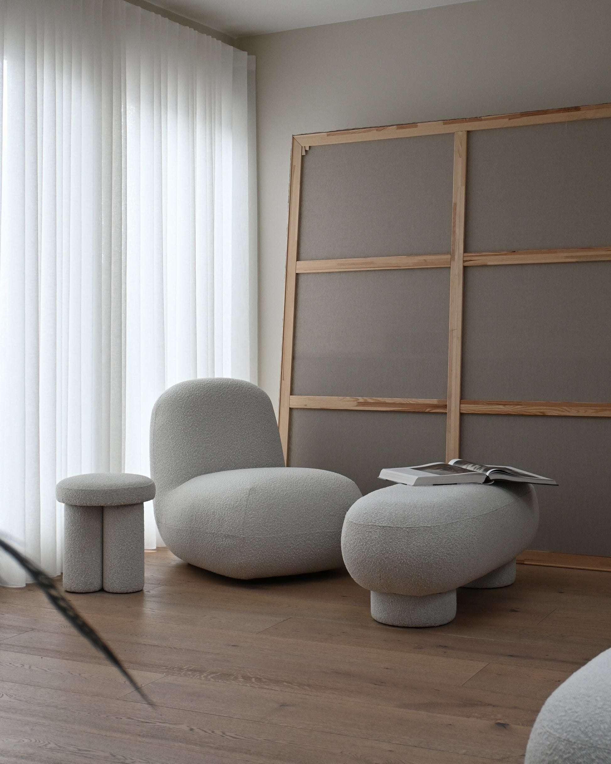 Banc en bouclettes blanches Big Foot - 101 Copenhagen — 409795.jpg