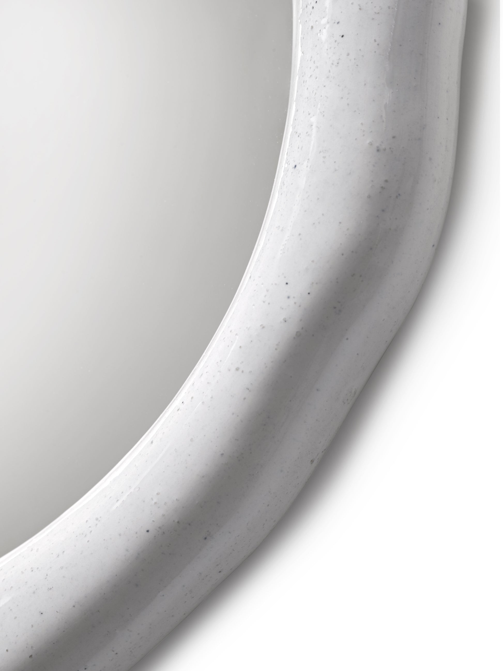 Mirror 02 White Rosie — 410877.jpg
