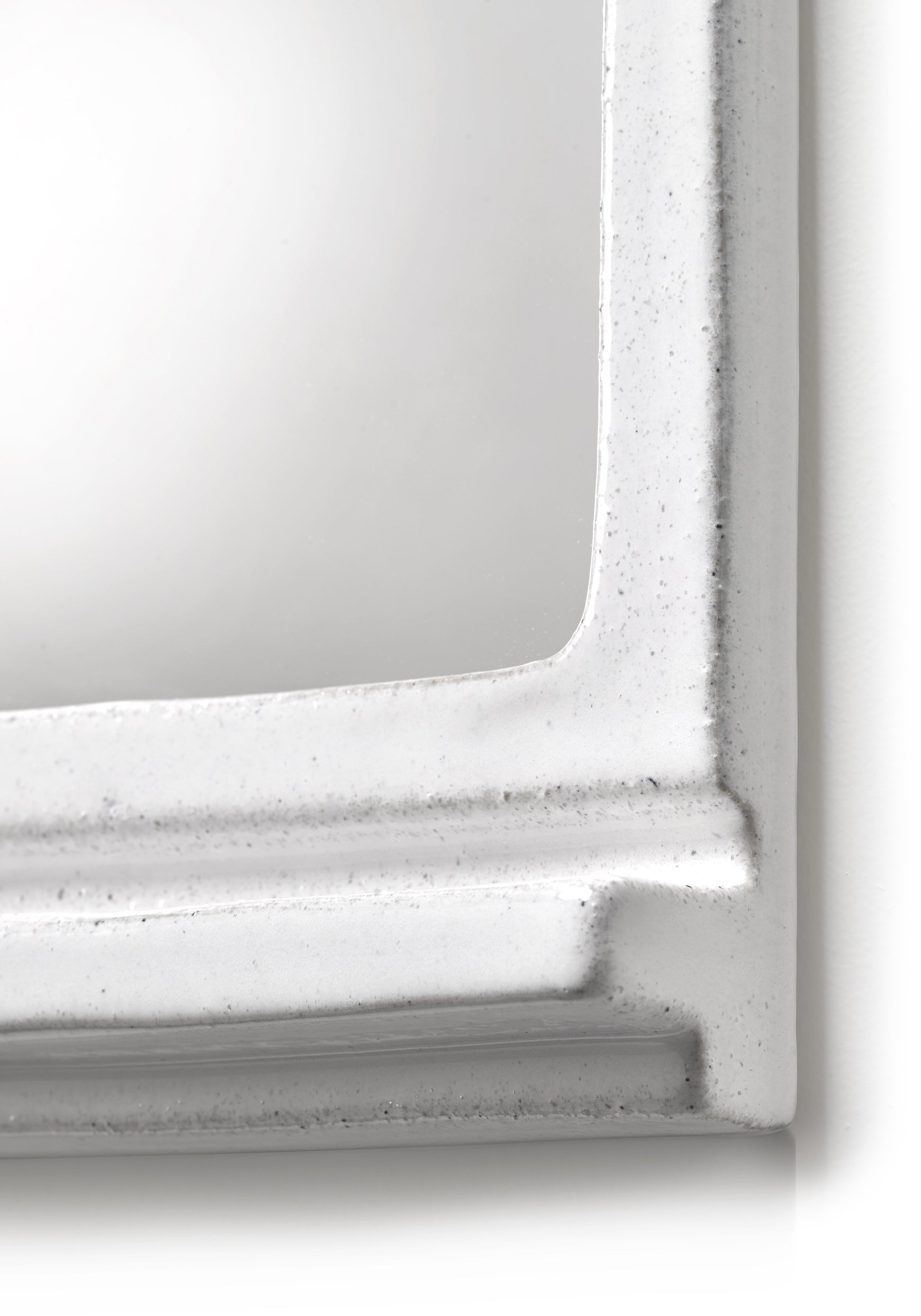 Mirror 01 White Rosie — 410880.jpg