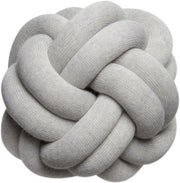 Cuscino grigio chiaro Knot - Design House Stockholm