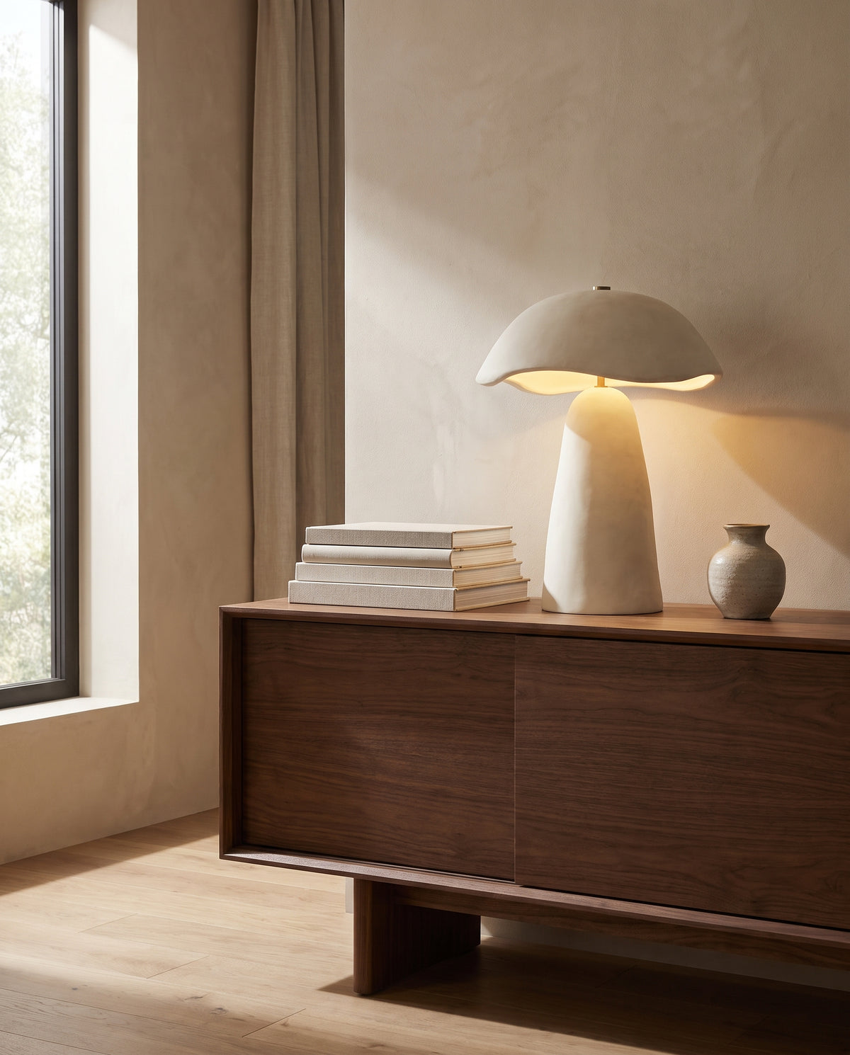 Table lamp in patinated brass and handcrafted white ceramic 41x53cm Soloma - Troy Lighting en situation