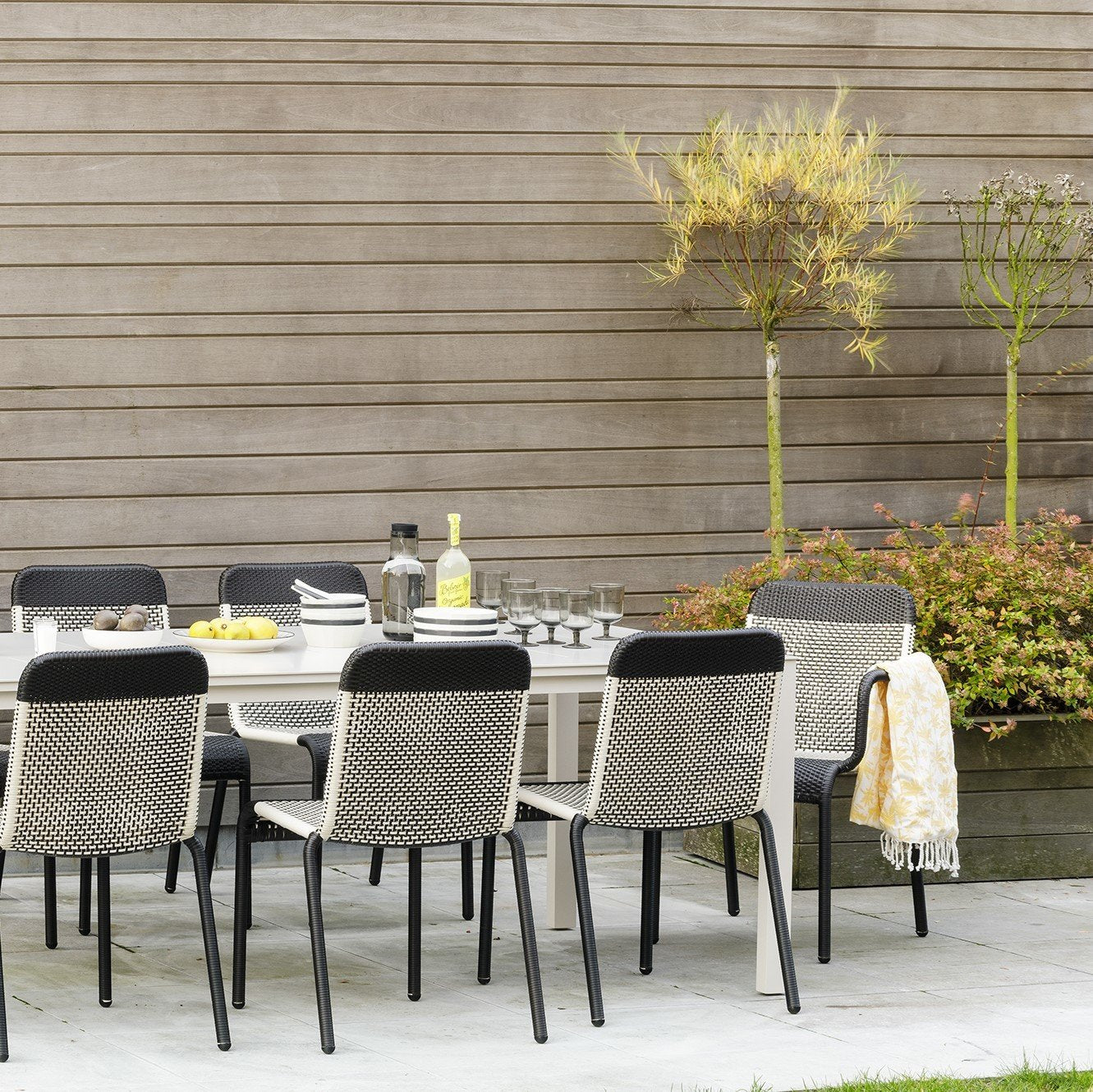 2 Chaises de jardin noire et blanche Tobago - KOK