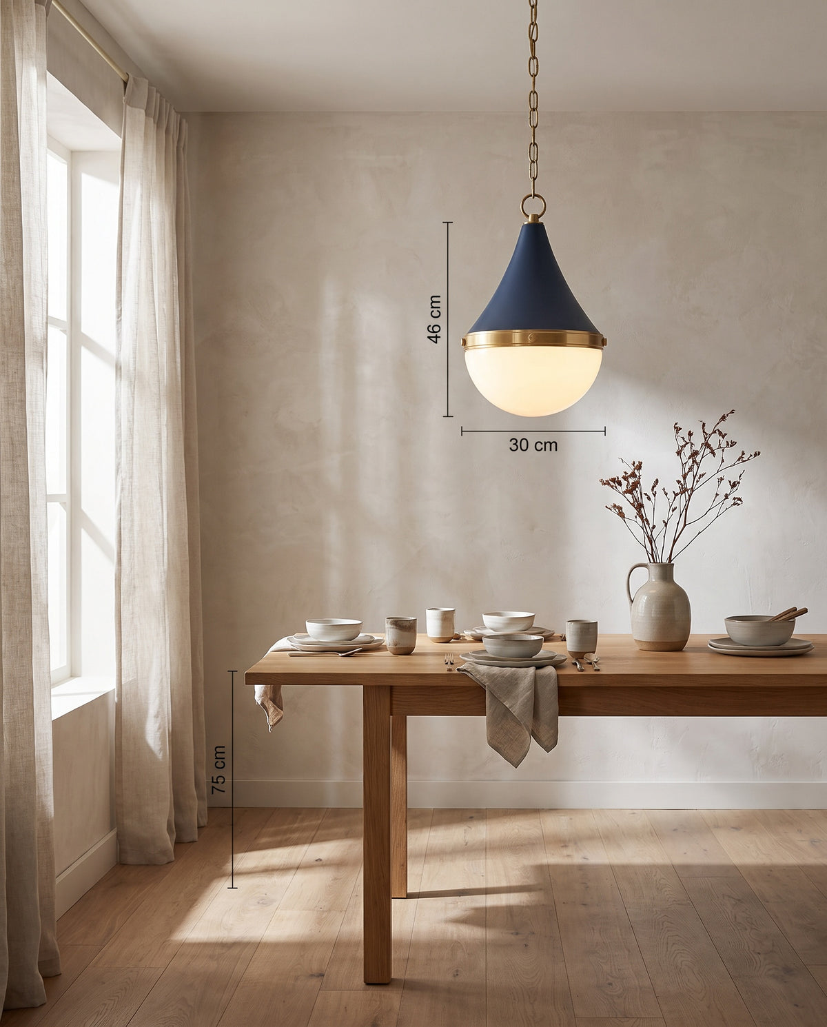 Suspension in steel, aged brass and soft navy blue 30x46cm Ciara - Mitzi en situation