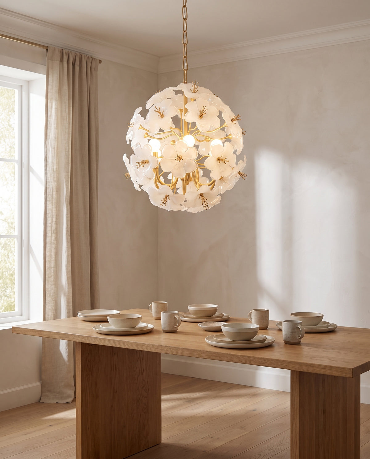 Suspension en fer feuille d'or 51x53cm Hygea - Corbett Lighting en situation