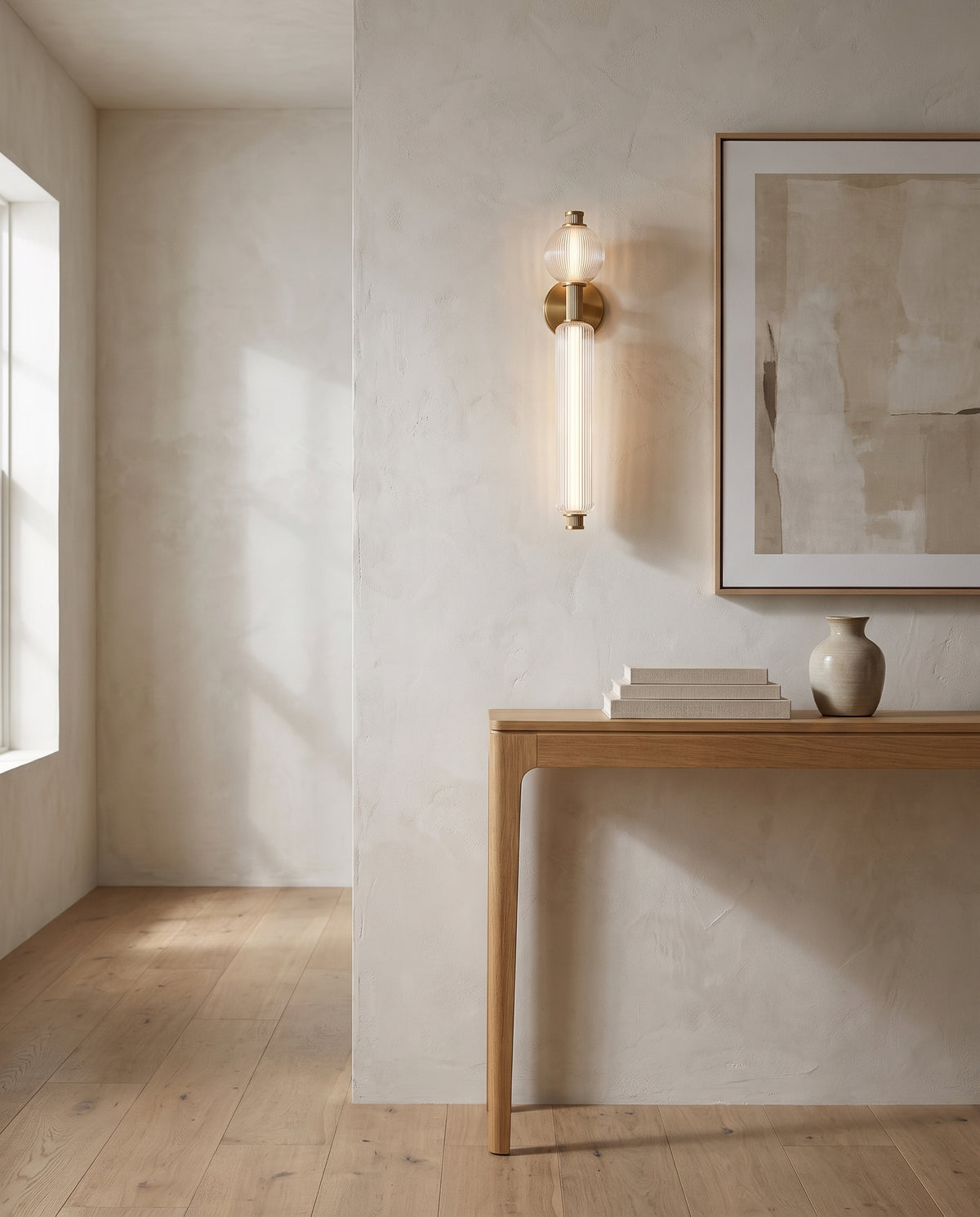 Applique murale en laiton laiton ancien 14x70cm Atom - Corbett Lighting en situation