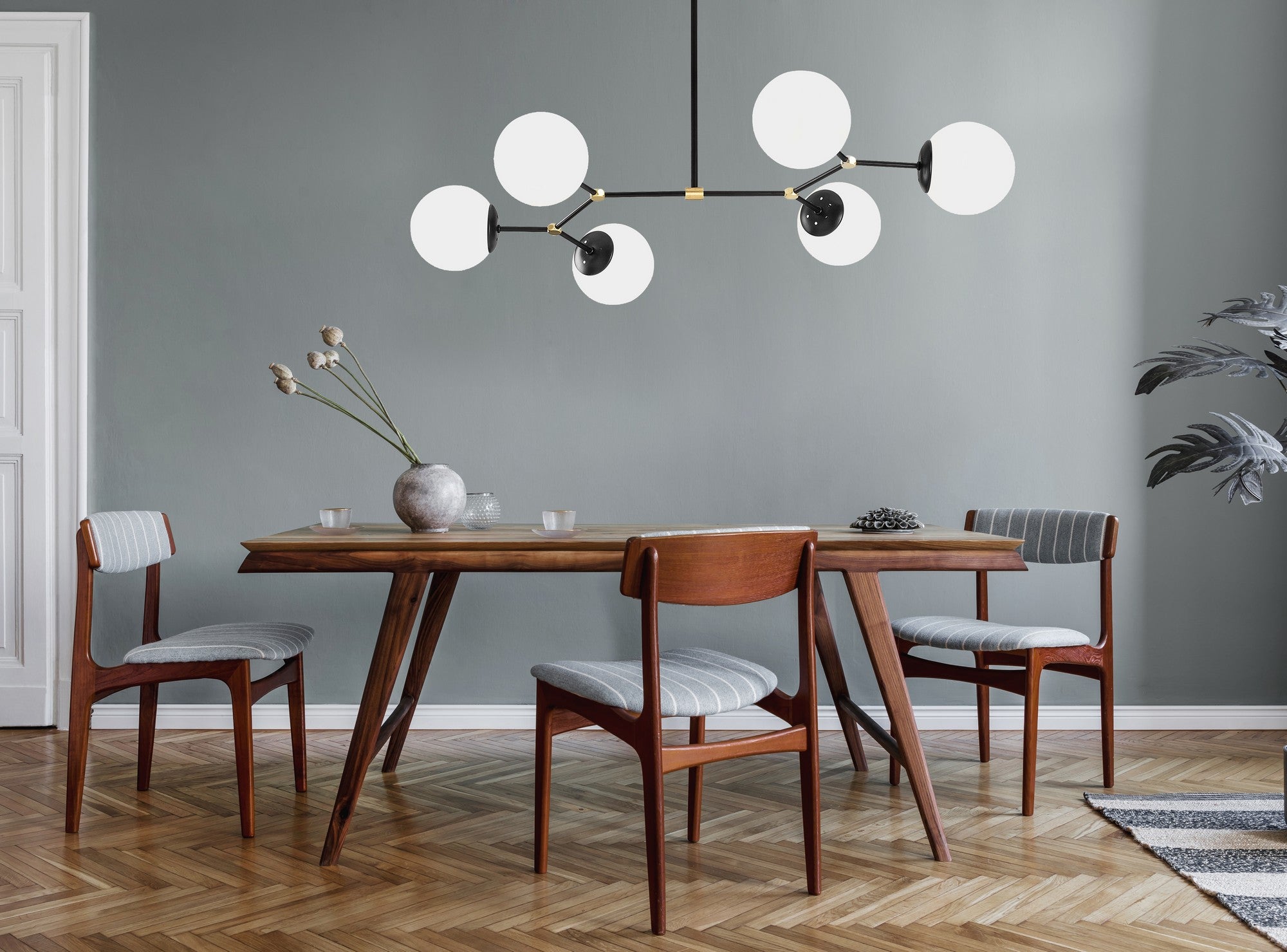 Suspension en métal noir et globes opaques 100x15cm Damar - Home Design
