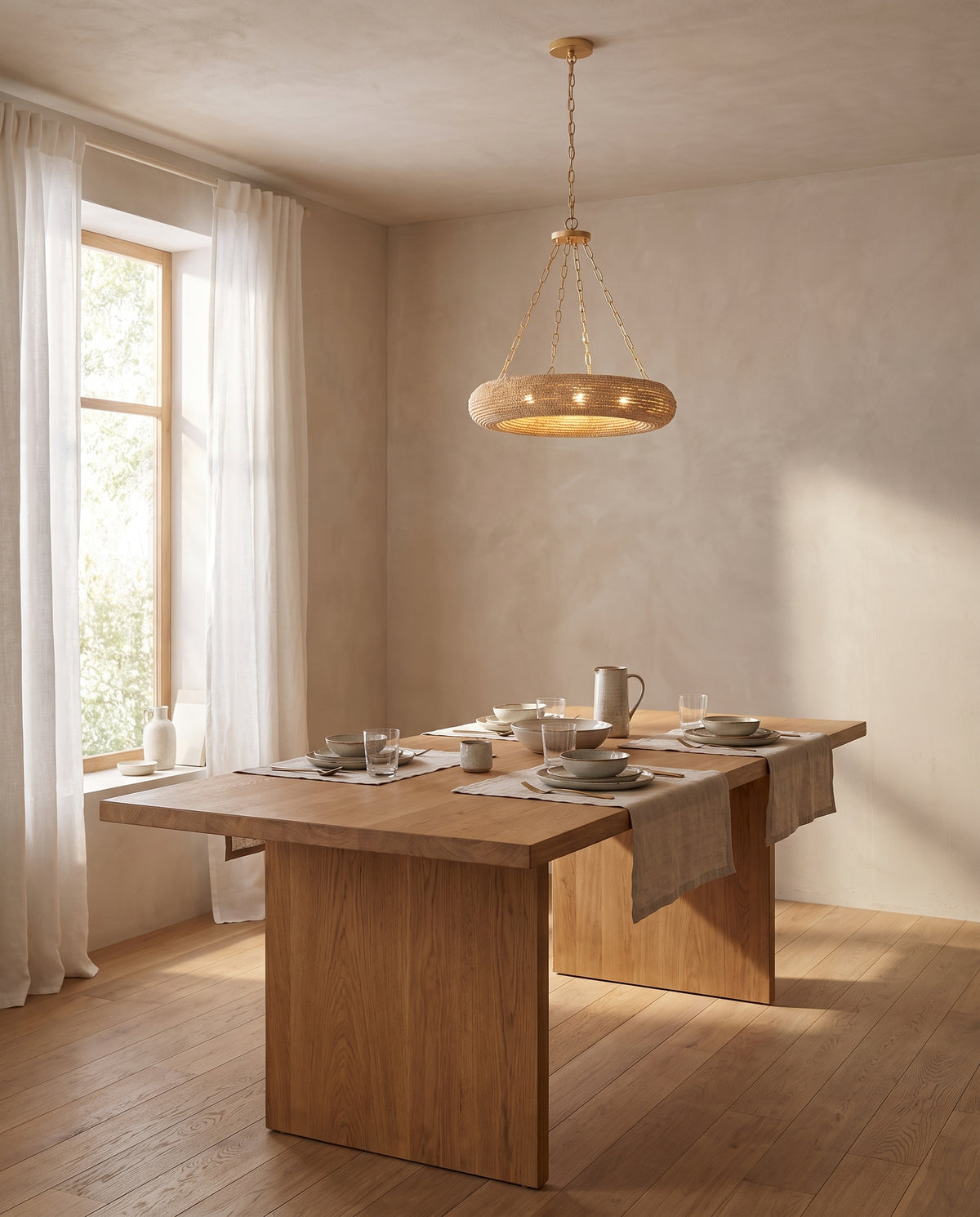 Suspension en acier feuille d'or ancienne 91x18cm Lure - Corbett Lighting en situation