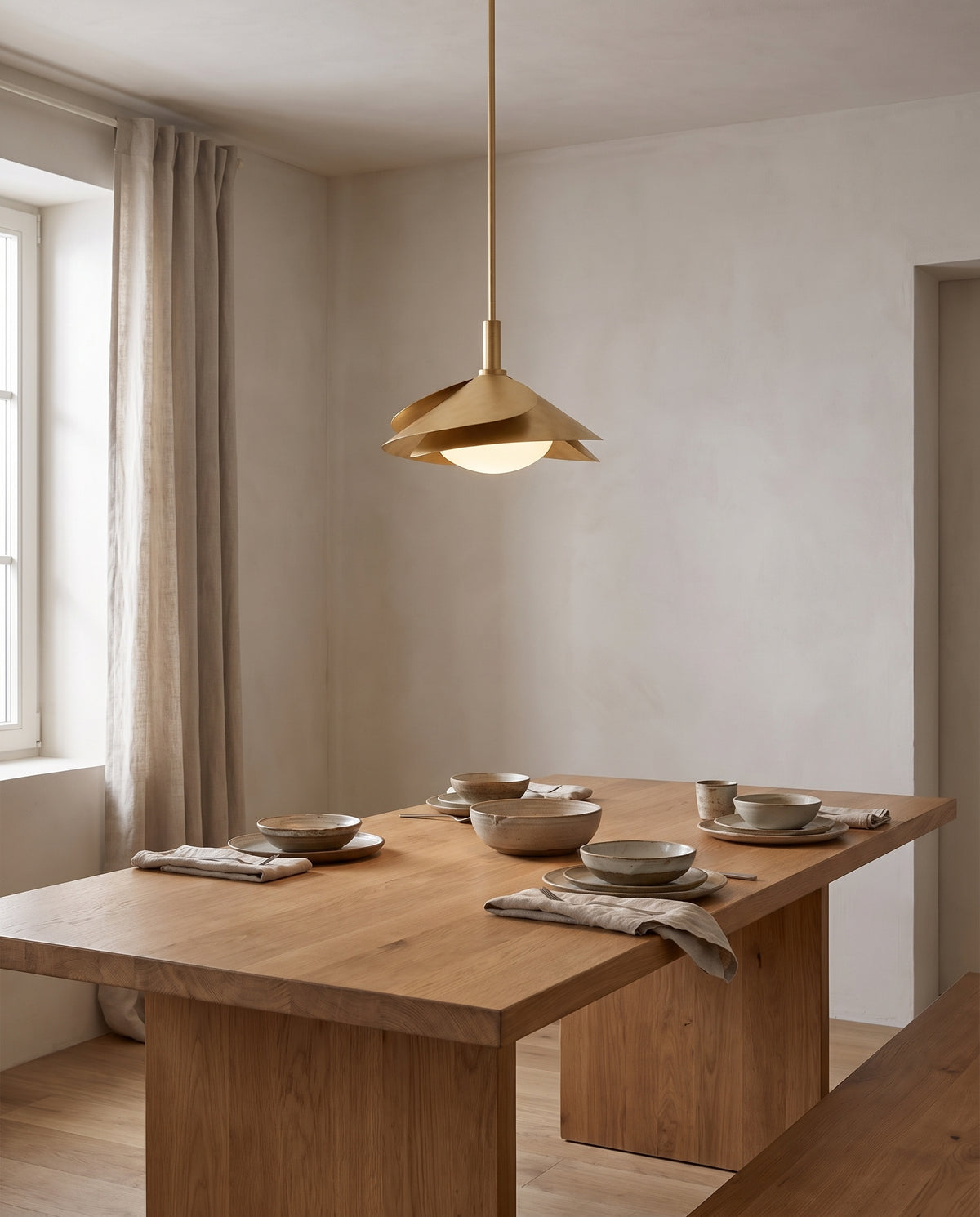 Suspension en acier feuille d'or ancienne 39x30cm Brookhaven - Hudson Valley Lighting en situation