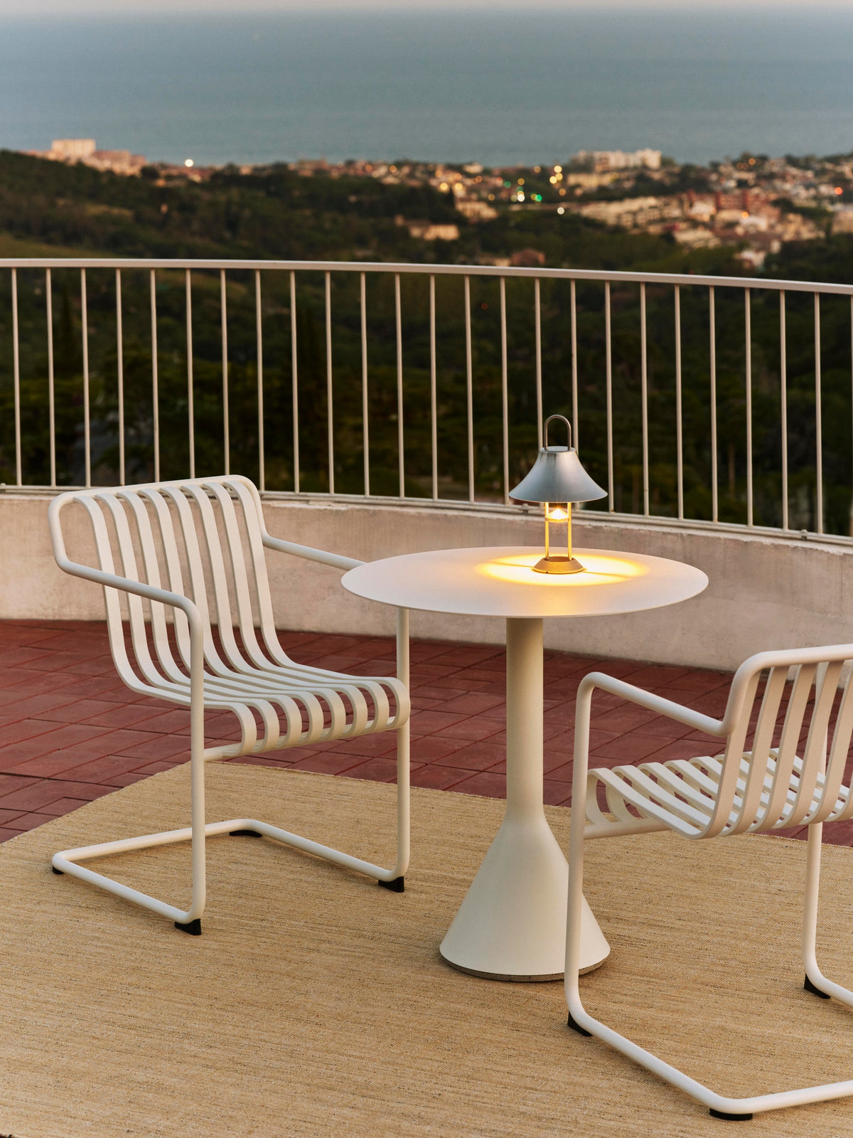 Lampe portable en acier brossé 19 x 30 cm Mousqueton - HAY