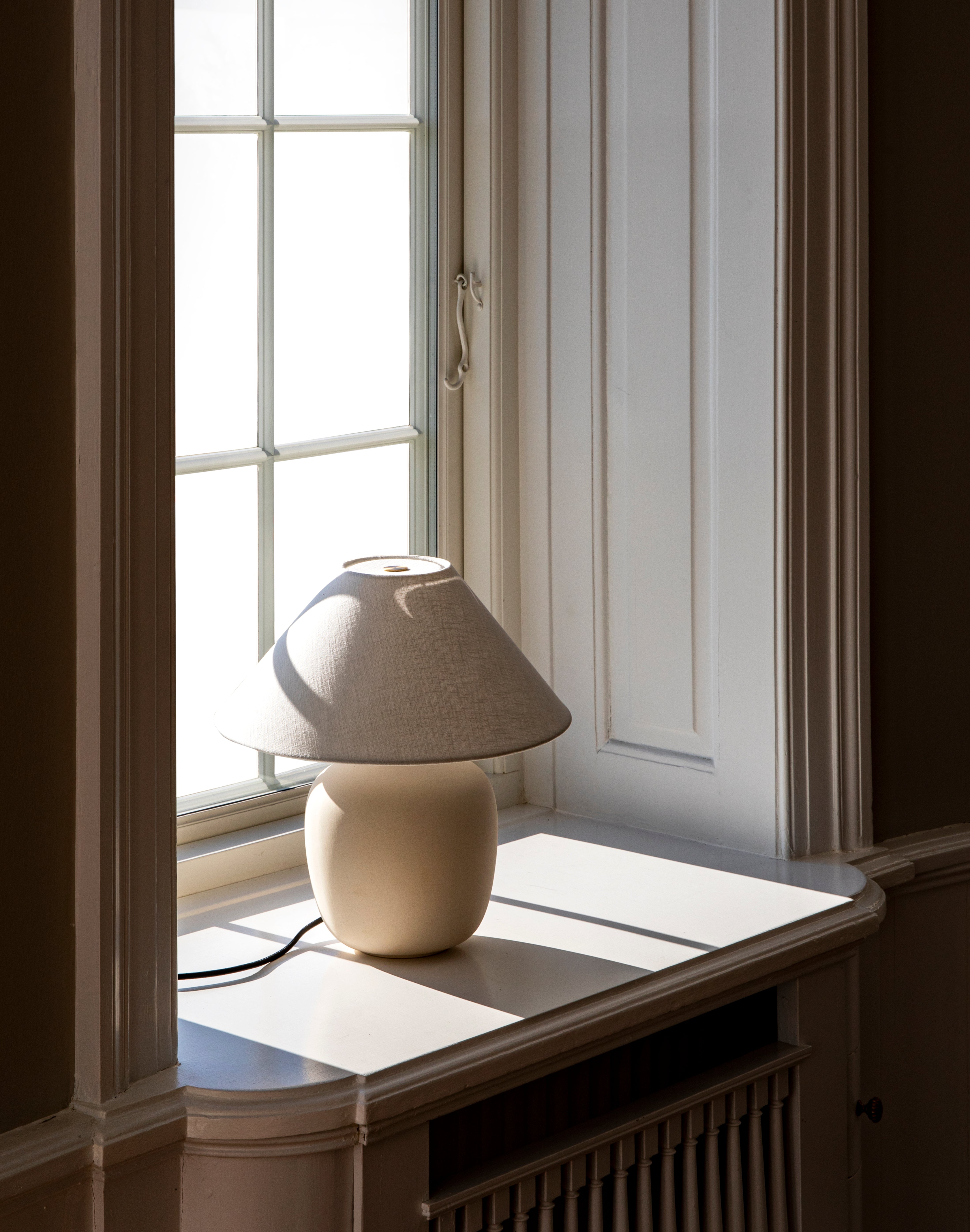 Lampe à poser en céramique crème 36 x 35 cm Torso - Audo