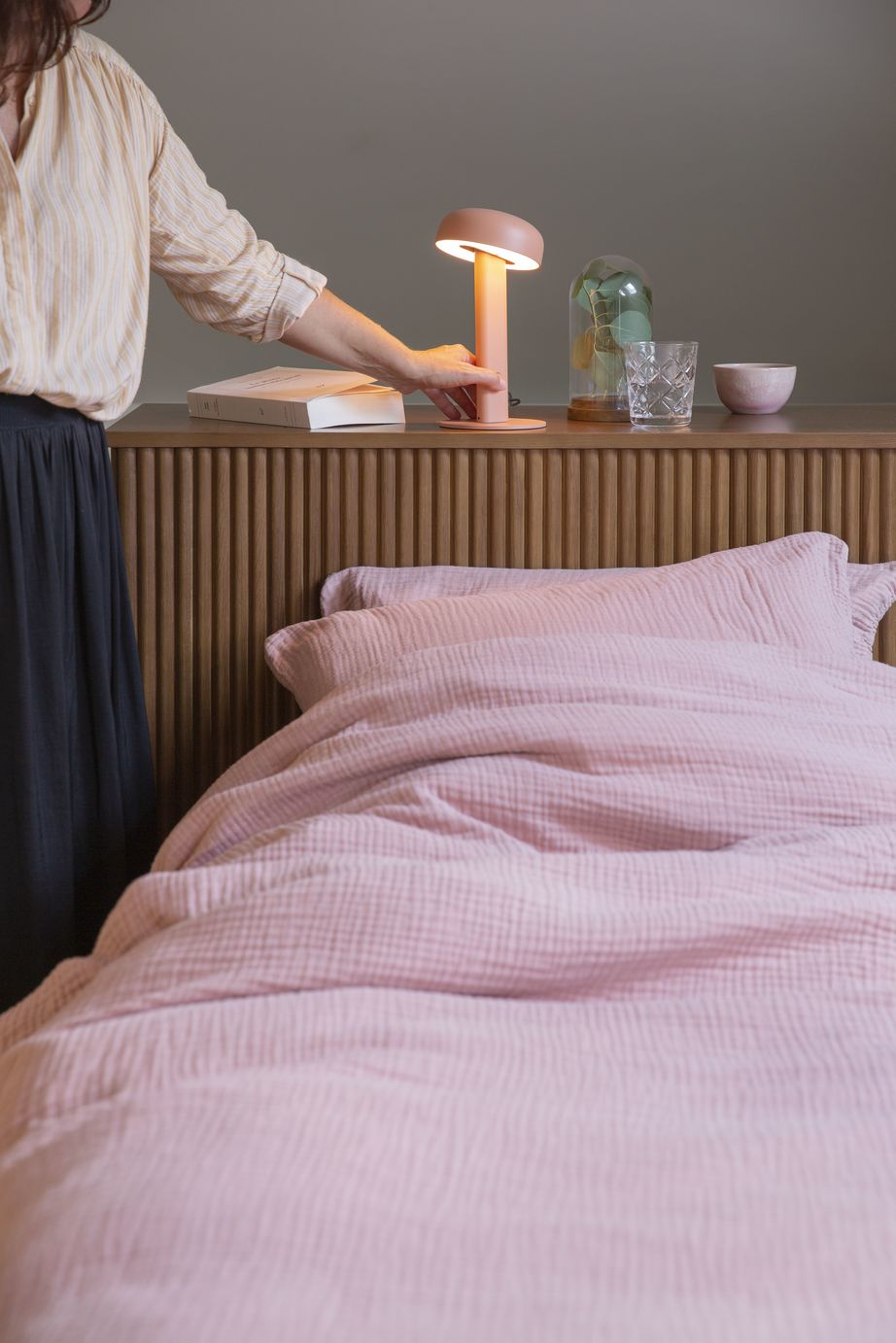 Lámpara de mesa rosa ceniza NOD - Tiptoe