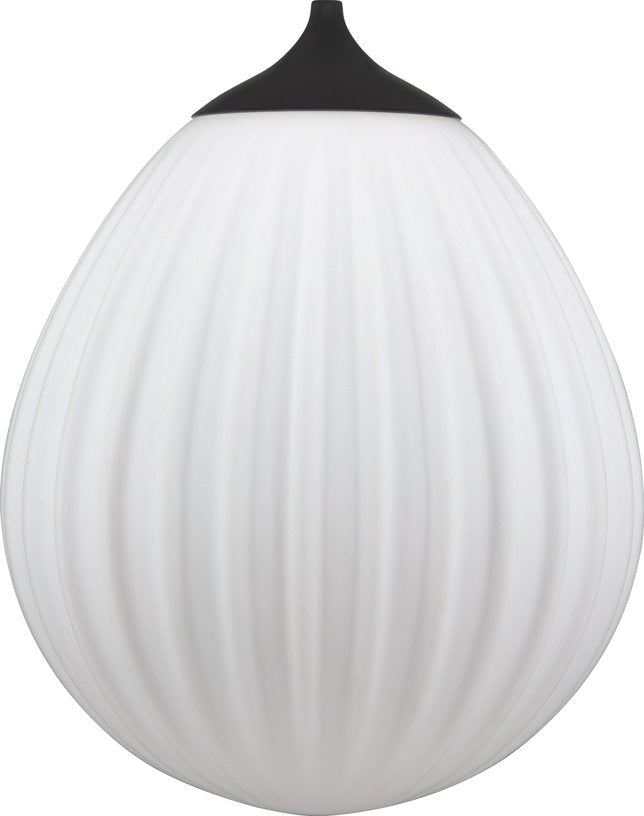 Abat - jour blanc en verre Opale et accroche en noir Around the World - UMAGE - The Cool Republic
