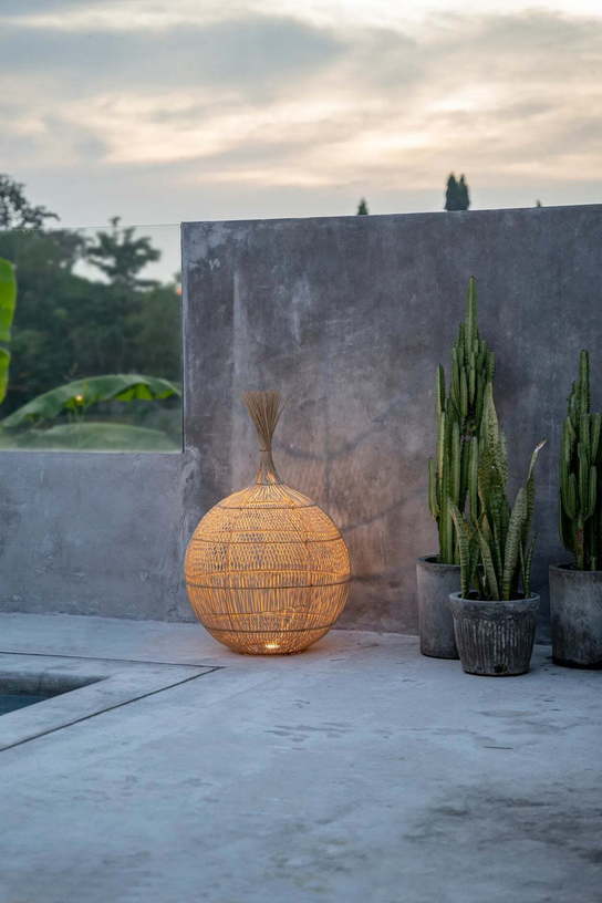 Abat - jour de sol en rotin Wonton - Bazar Bizar - The Cool Republic