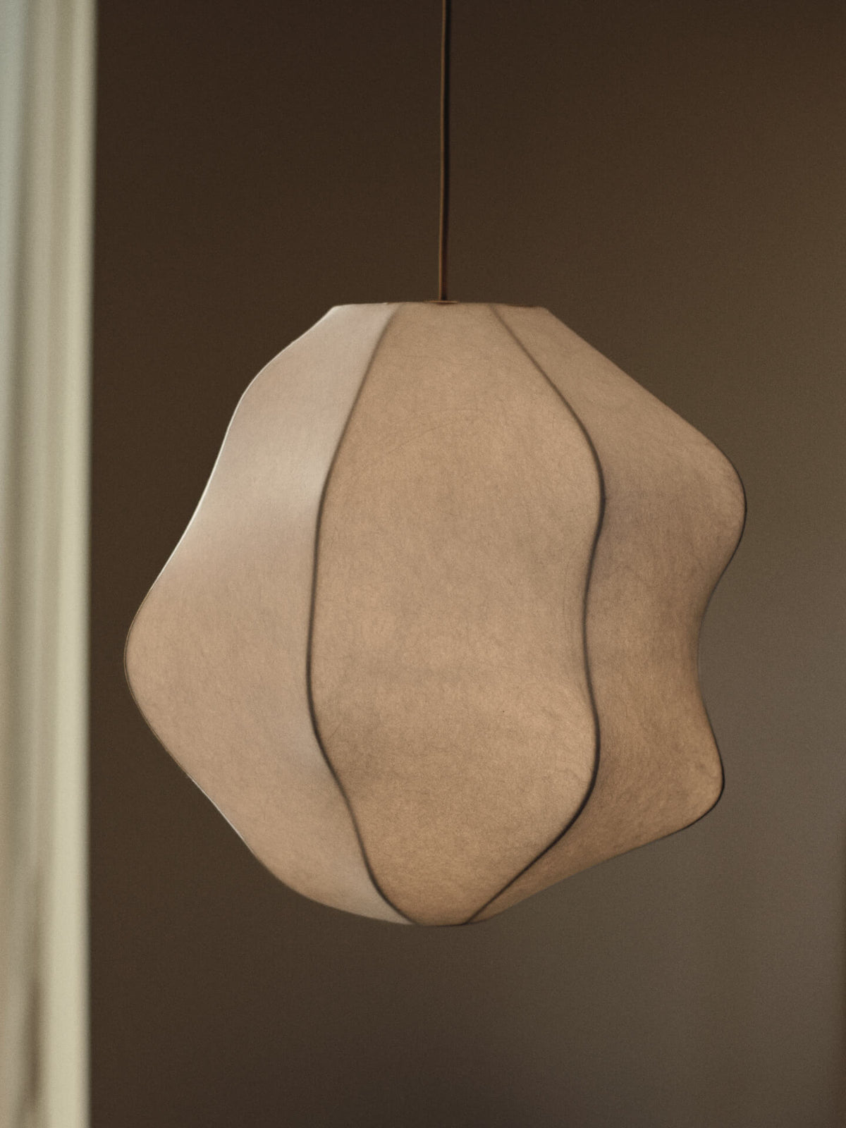 Abat-jour organique en tissu translucide blanc 49 cm Dae - Ferm Living - The Cool Republic