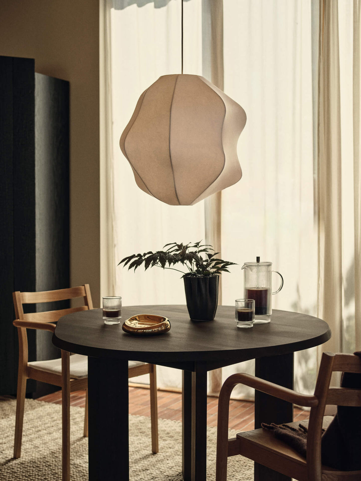 Abat-jour organique en tissu translucide blanc 49 cm Dae - Ferm Living - The Cool Republic