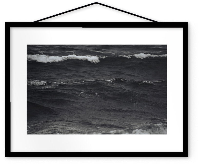 Affiche Embrun encadrée Moebe noir A3 - Le Renard - The Cool Republic