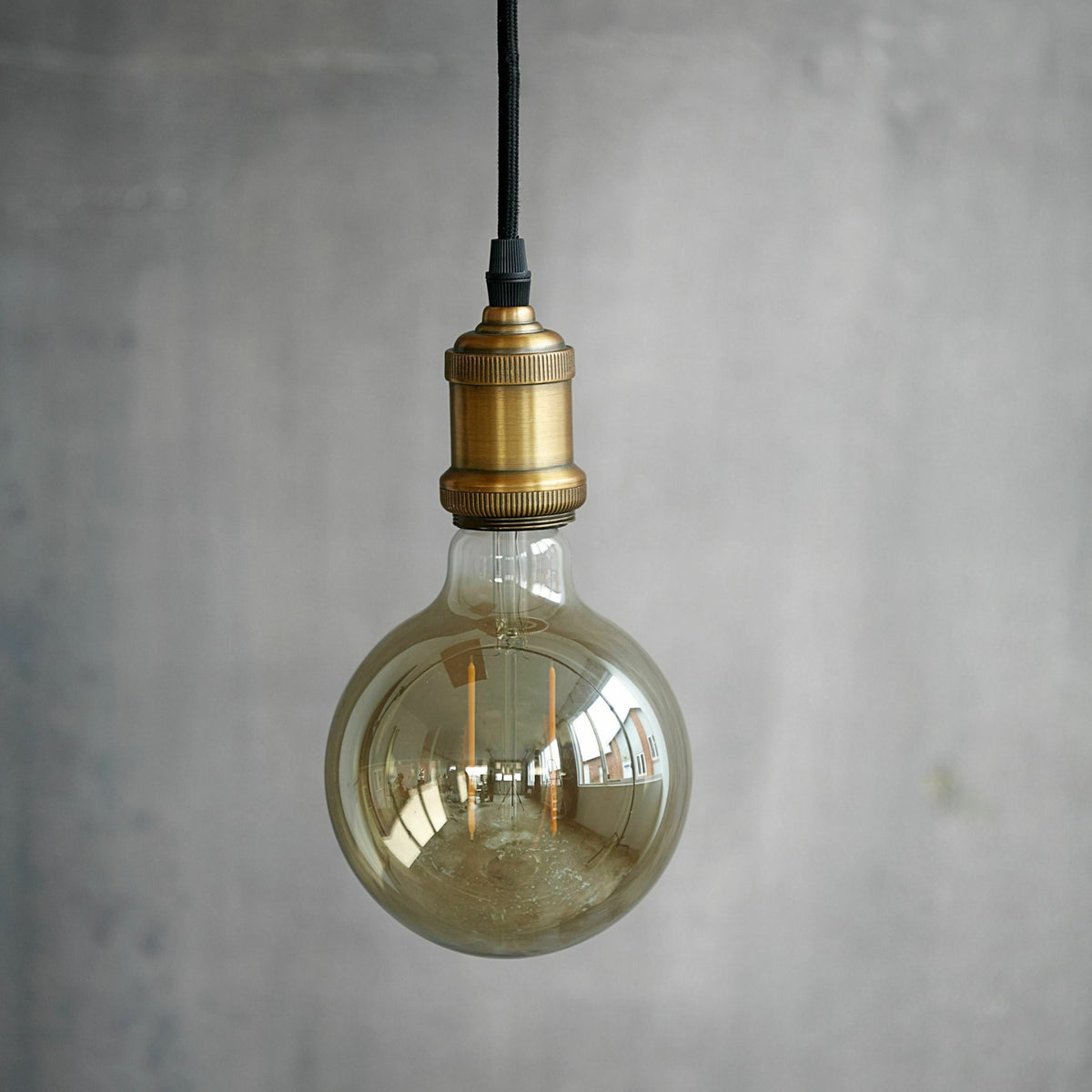 Ampoule LED à filament dorée 2W E27 12 cm - House Doctor - The Cool Republic
