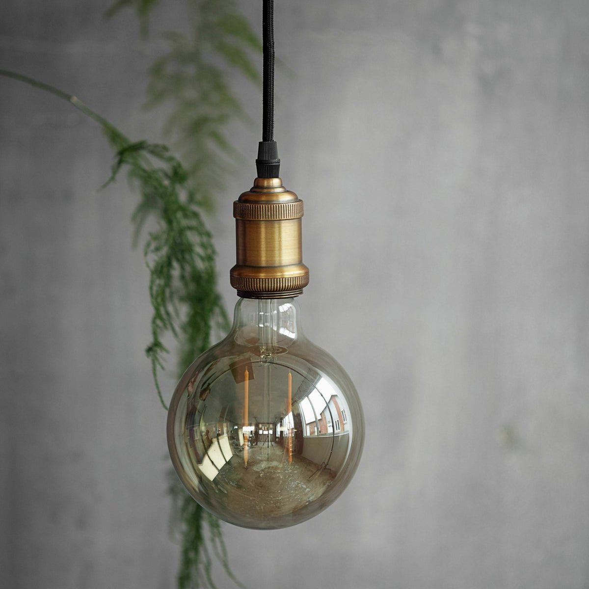 Ampoule LED à filament dorée 2W E27 12 cm - House Doctor - The Cool Republic