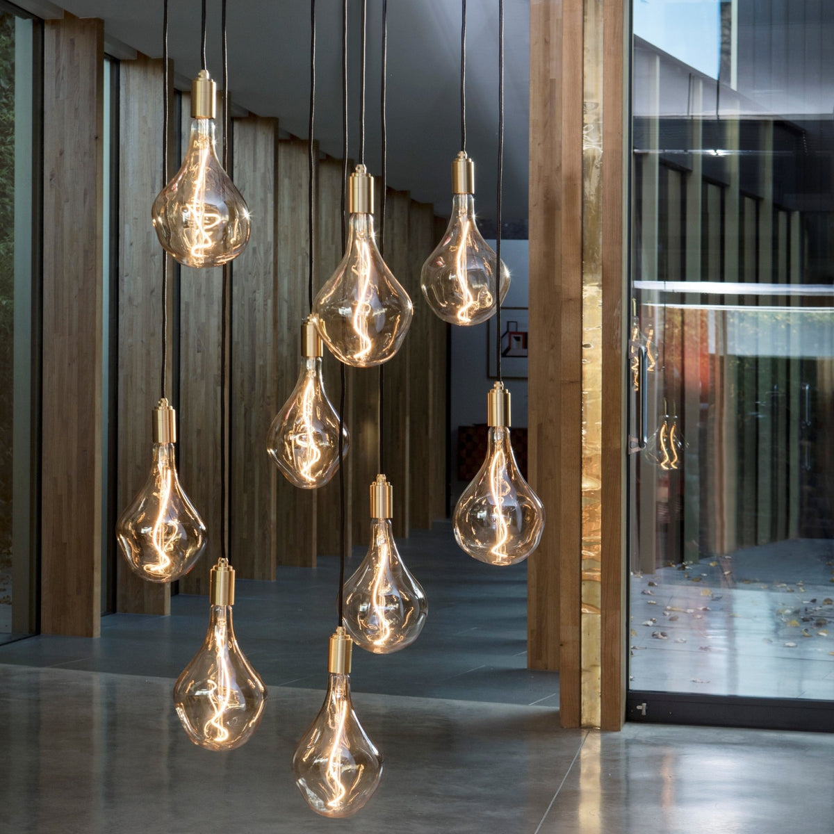 Ampoule LED E27 3W filament dimmable 16,5 cm Voronoi II - tala - The Cool Republic