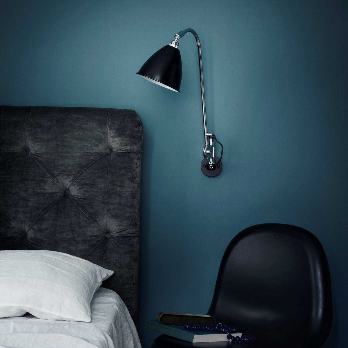 Applique avec prise en laiton Bestlite BL6 - Gubi - The Cool Republic