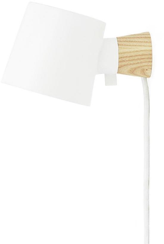 Applique avec prise en métal blanc Rise - Normann Copenhagen - The Cool Republic