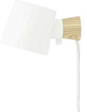 Applique avec prise en métal blanc Rise - Normann Copenhagen - The Cool Republic
