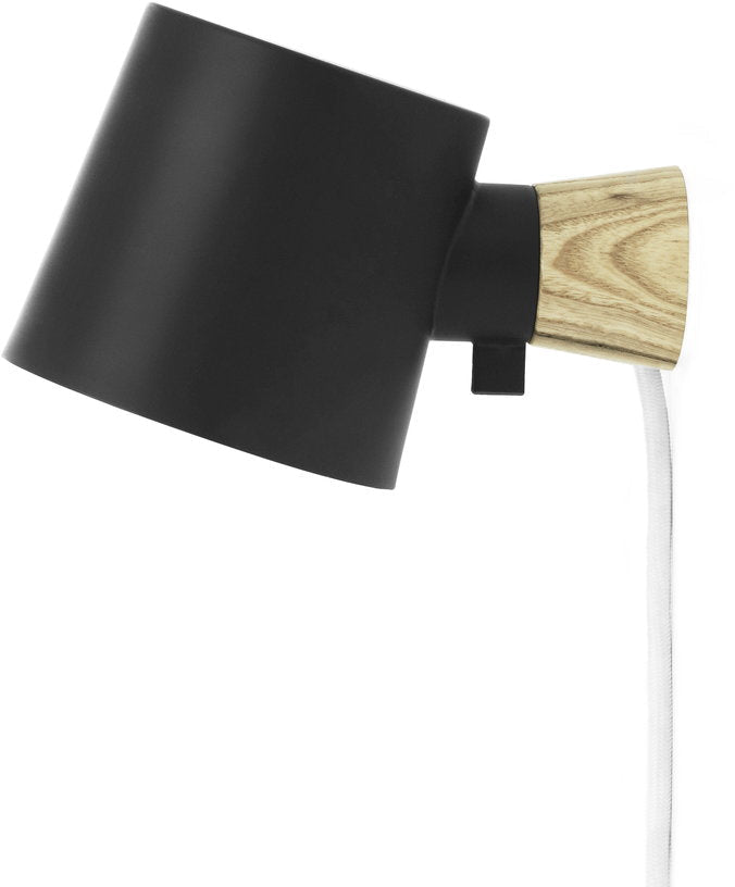 Applique avec prise en métal noir Rise - Normann Copenhagen - The Cool Republic