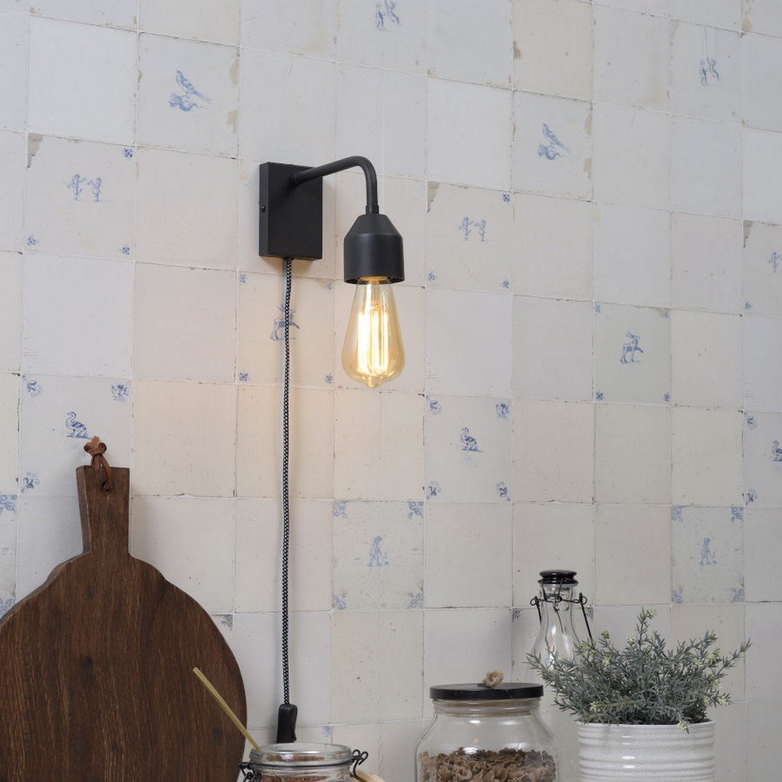 Applique avec prise noire Madrid - It's about Romi - The Cool Republic