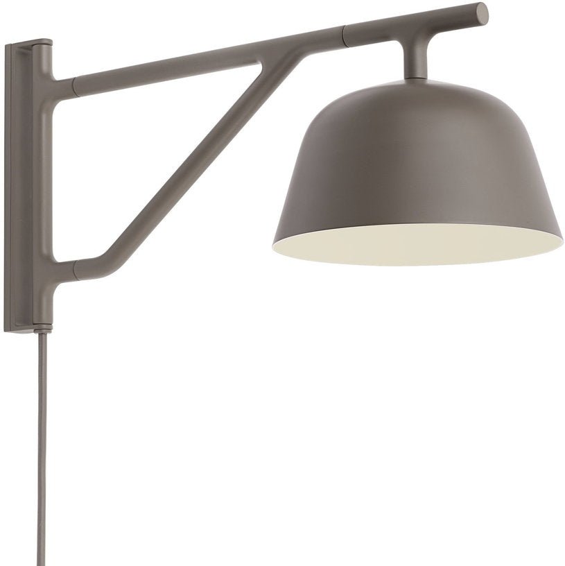 Applique avec prise taupe Ambit - Muuto - The Cool Republic