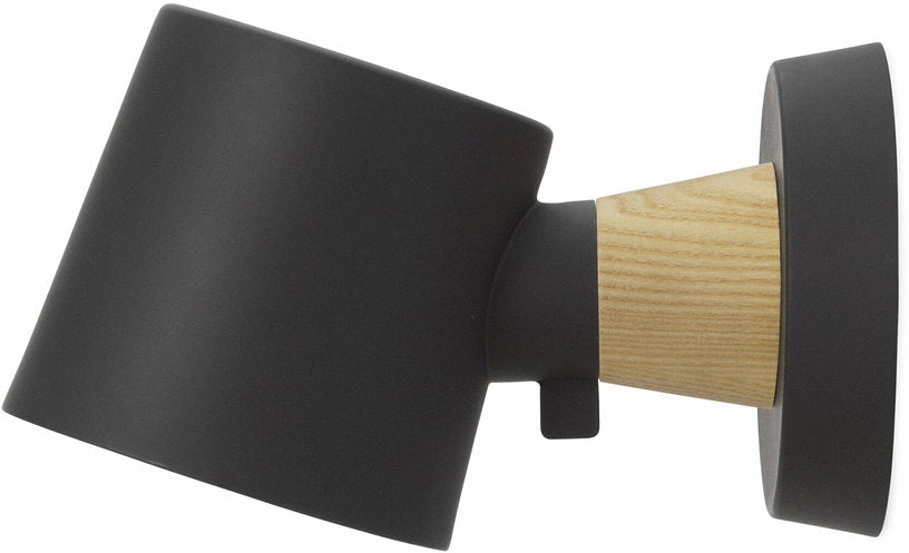 Applique câblée noire en acier et frêne Rise Hardwired - Normann Copenhagen - The Cool Republic