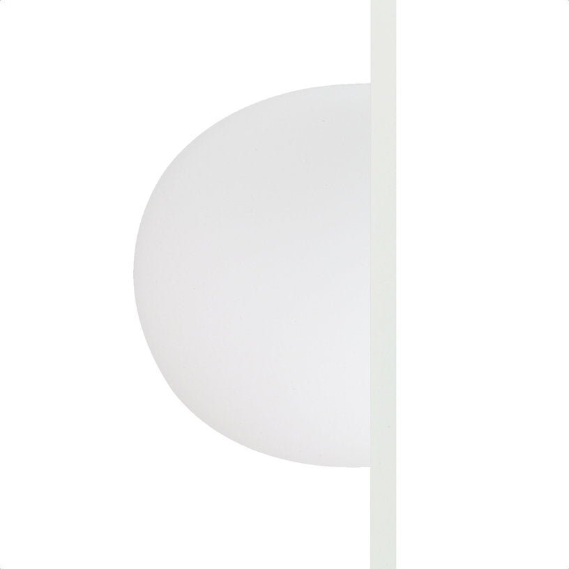 Applique design en verre opalin 16 x 33 cm Glo-Ball - Flos - The Cool Republic