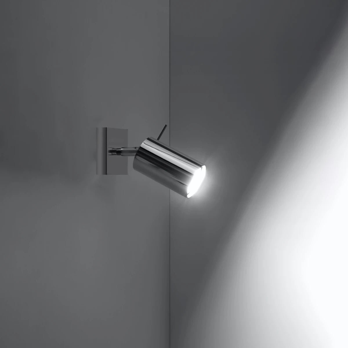 Applique en acier chrome 16x8cm Ring - Sollux - The Cool Republic