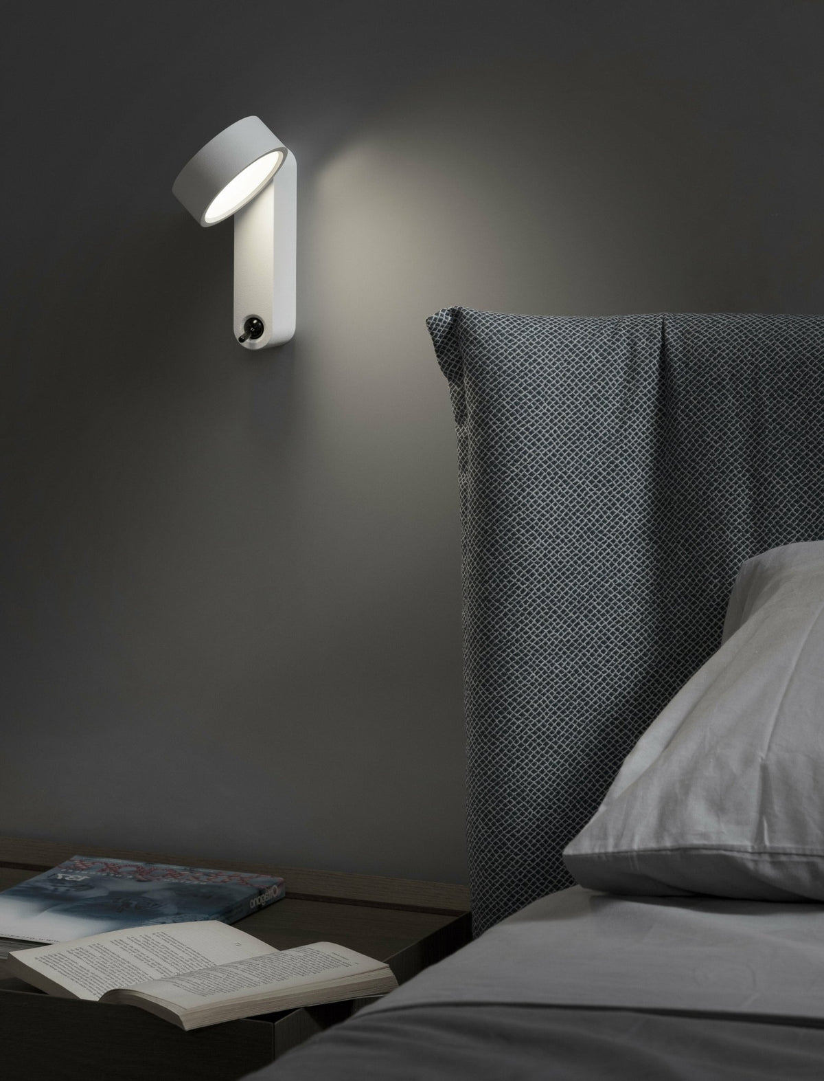 Applique en aluminium blanc Toggle - Martinelli Luce - The Cool Republic