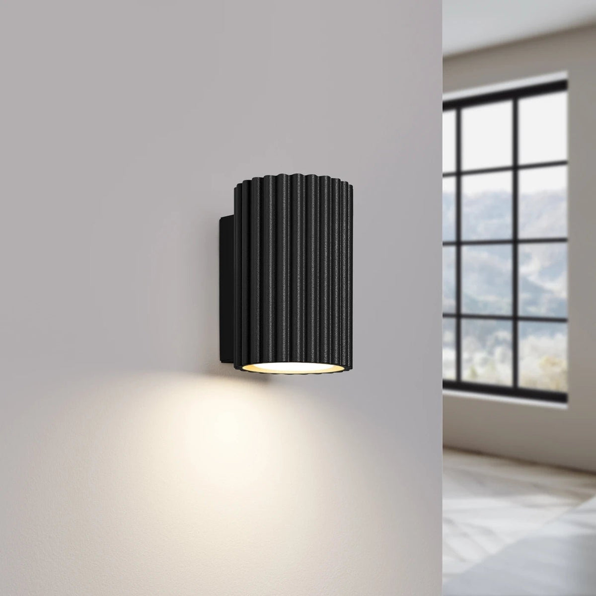 Applique en aluminium noir 6,5x8,5x10cm Karbon 10 - Sollux - The Cool Republic