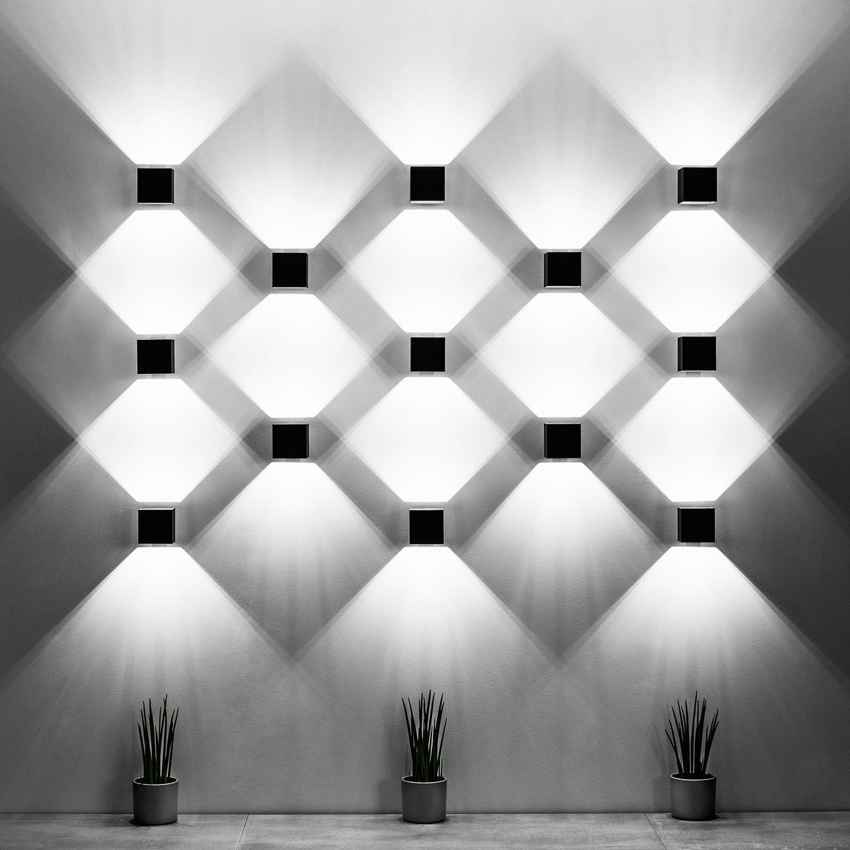 Applique en aluminium noir Quad - Sollux - The Cool Republic