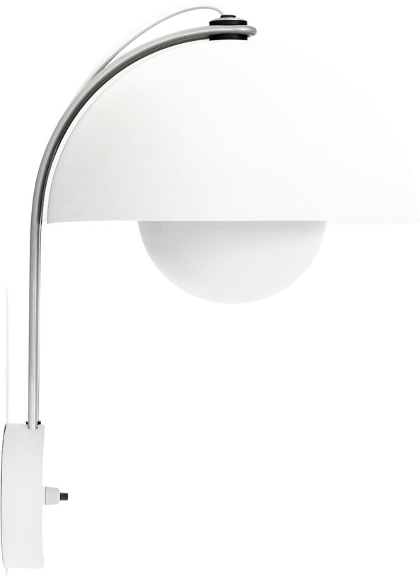Applique murale avec prise blanc mat Flowerpot VP8 - &tradition - The Cool Republic