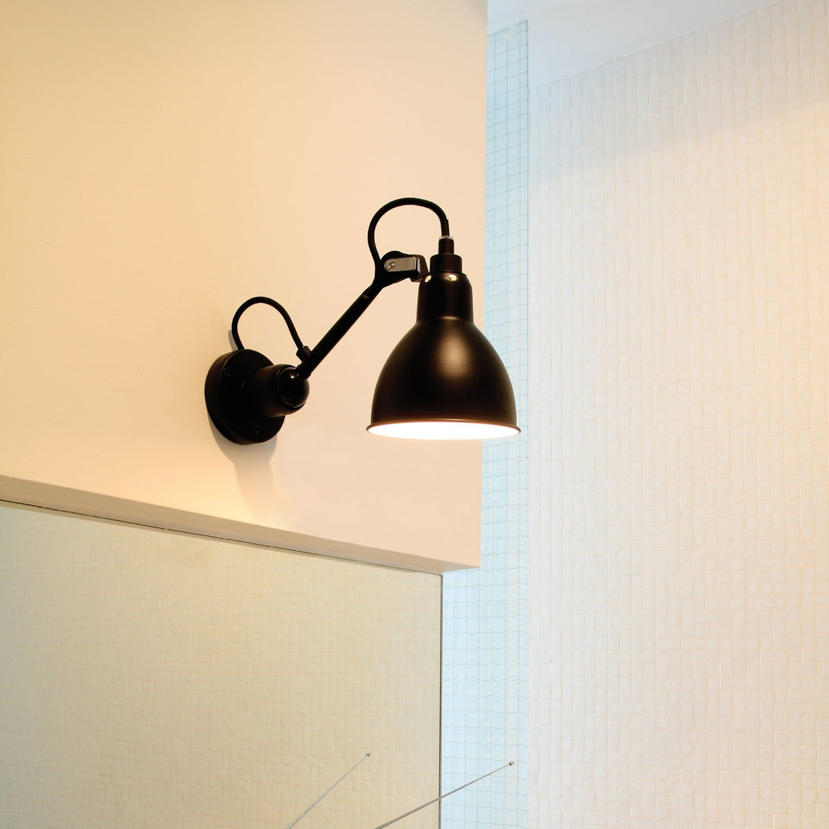 Applique murale en acier noir 304 Gras - DCW Editions - The Cool Republic