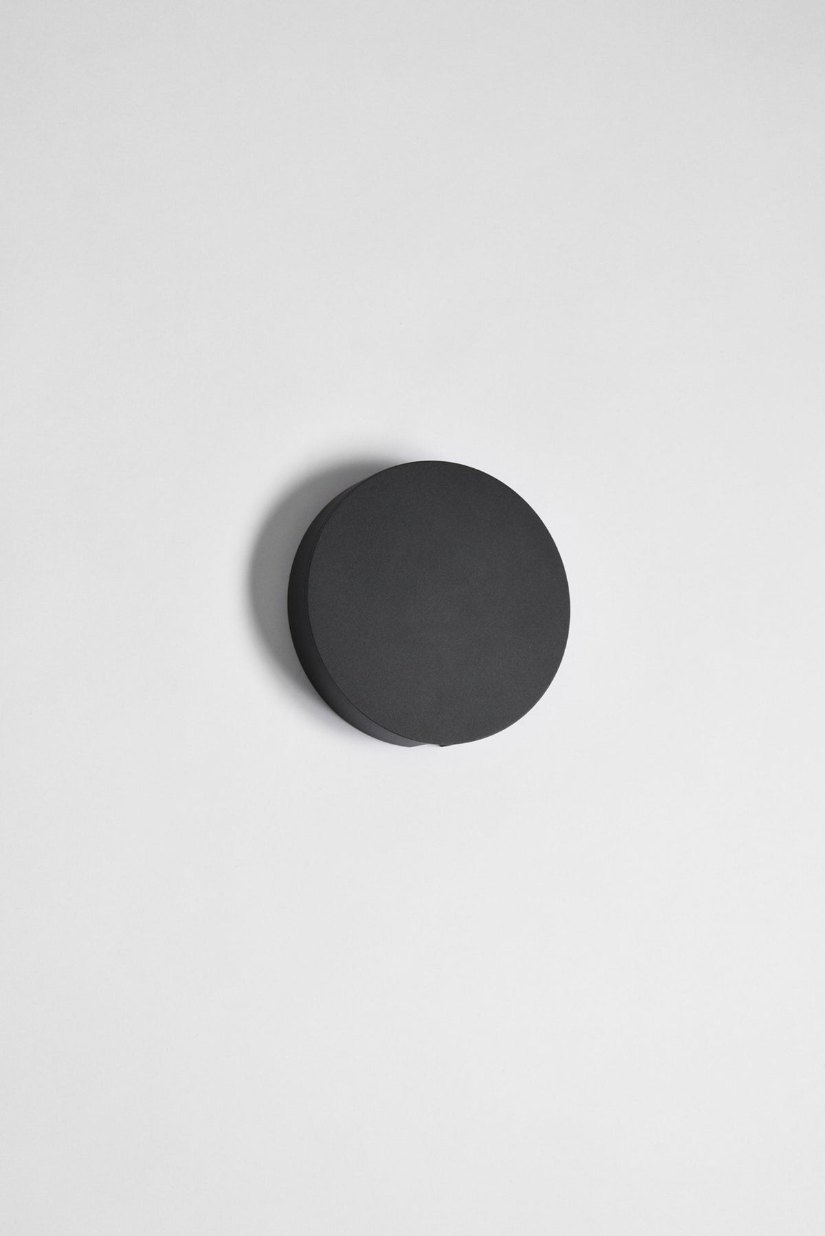 Applique murale en acier noire 16,5 cm Lane - ENOstudio - The Cool Republic