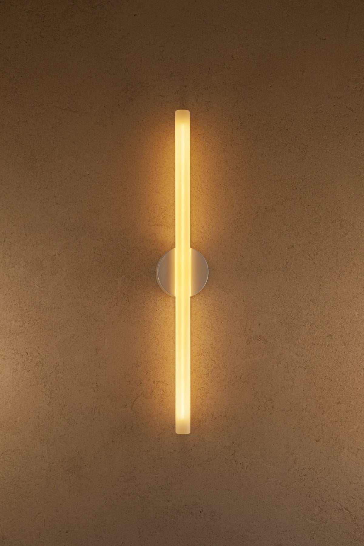 White aluminum wall light 2700K 64 cm Kilter - Tala - The Cool Republic